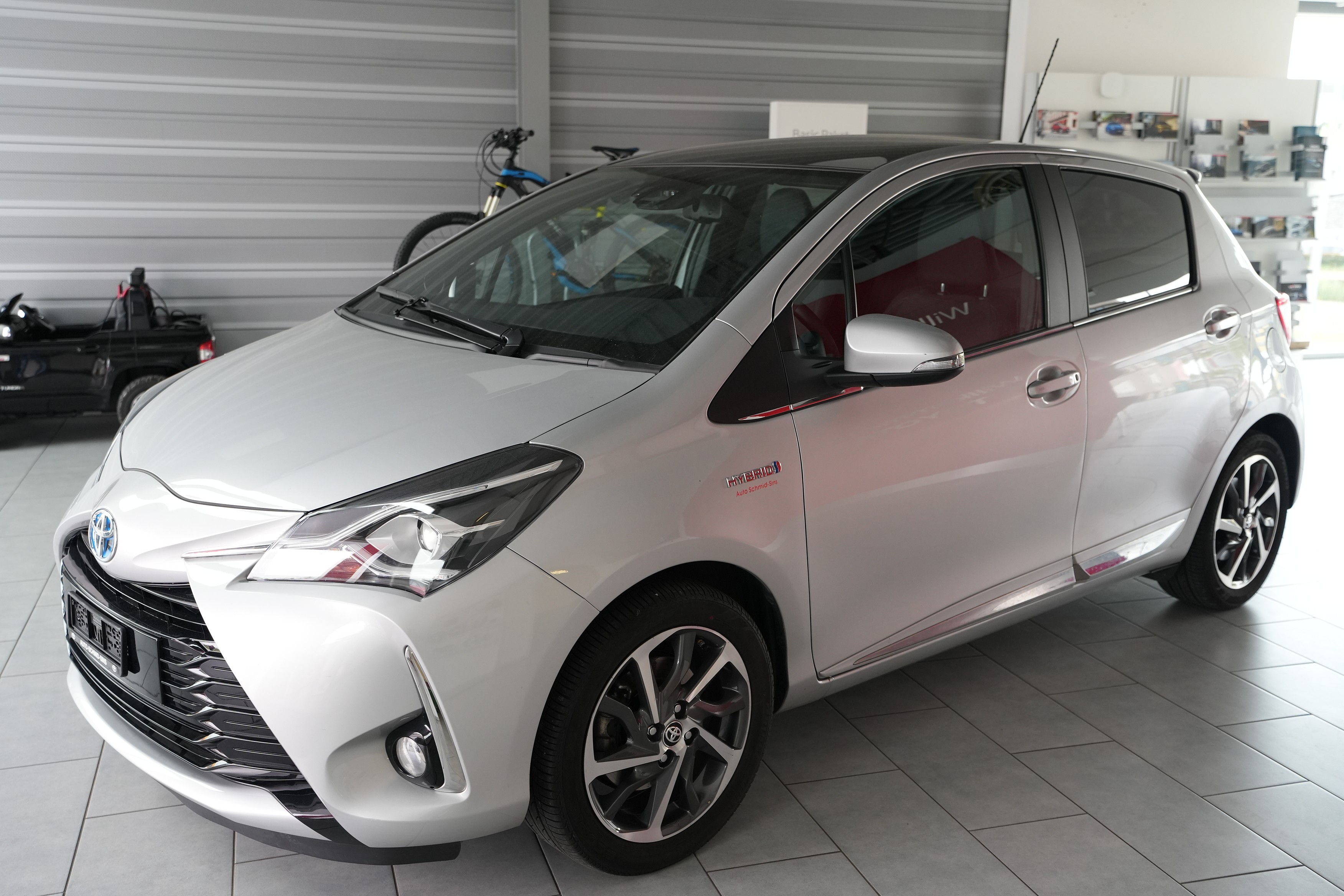 TOYOTA Yaris 1.5 VVT-i HSD Premium