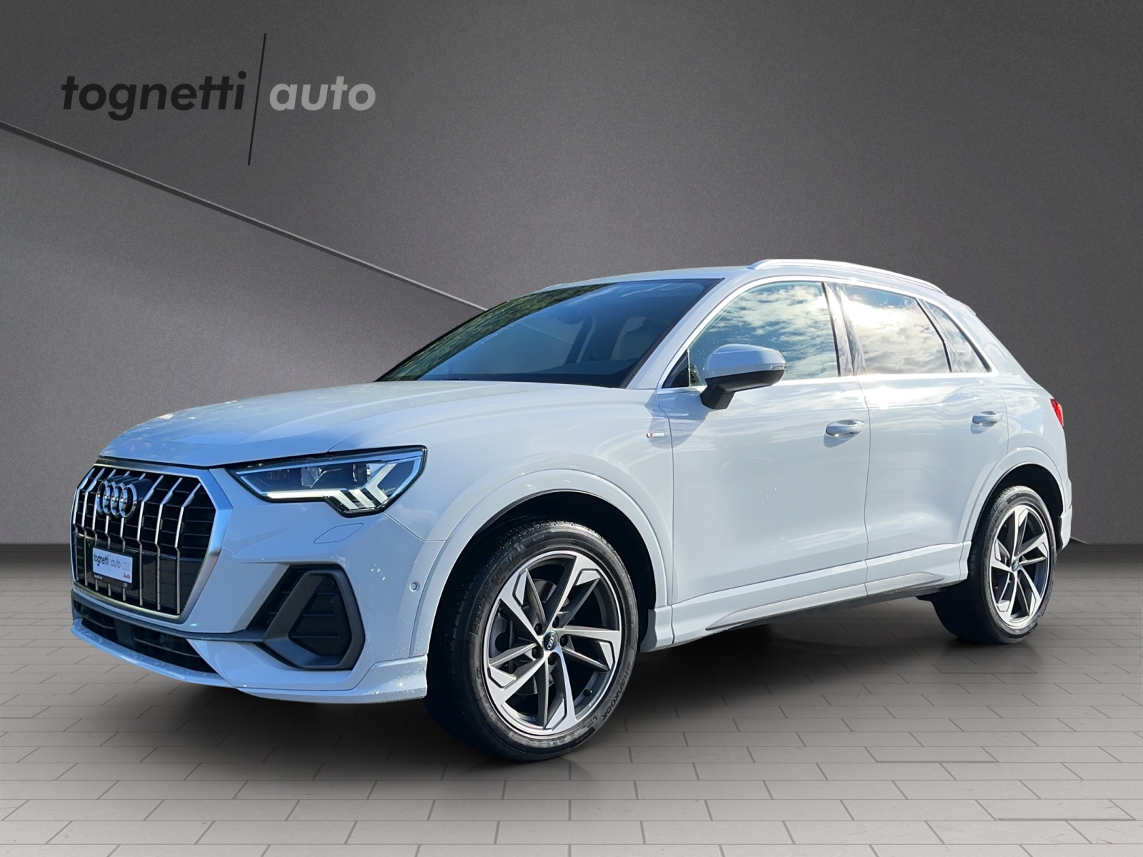 AUDI Q3 40 TFSI S line quattro S-tronic