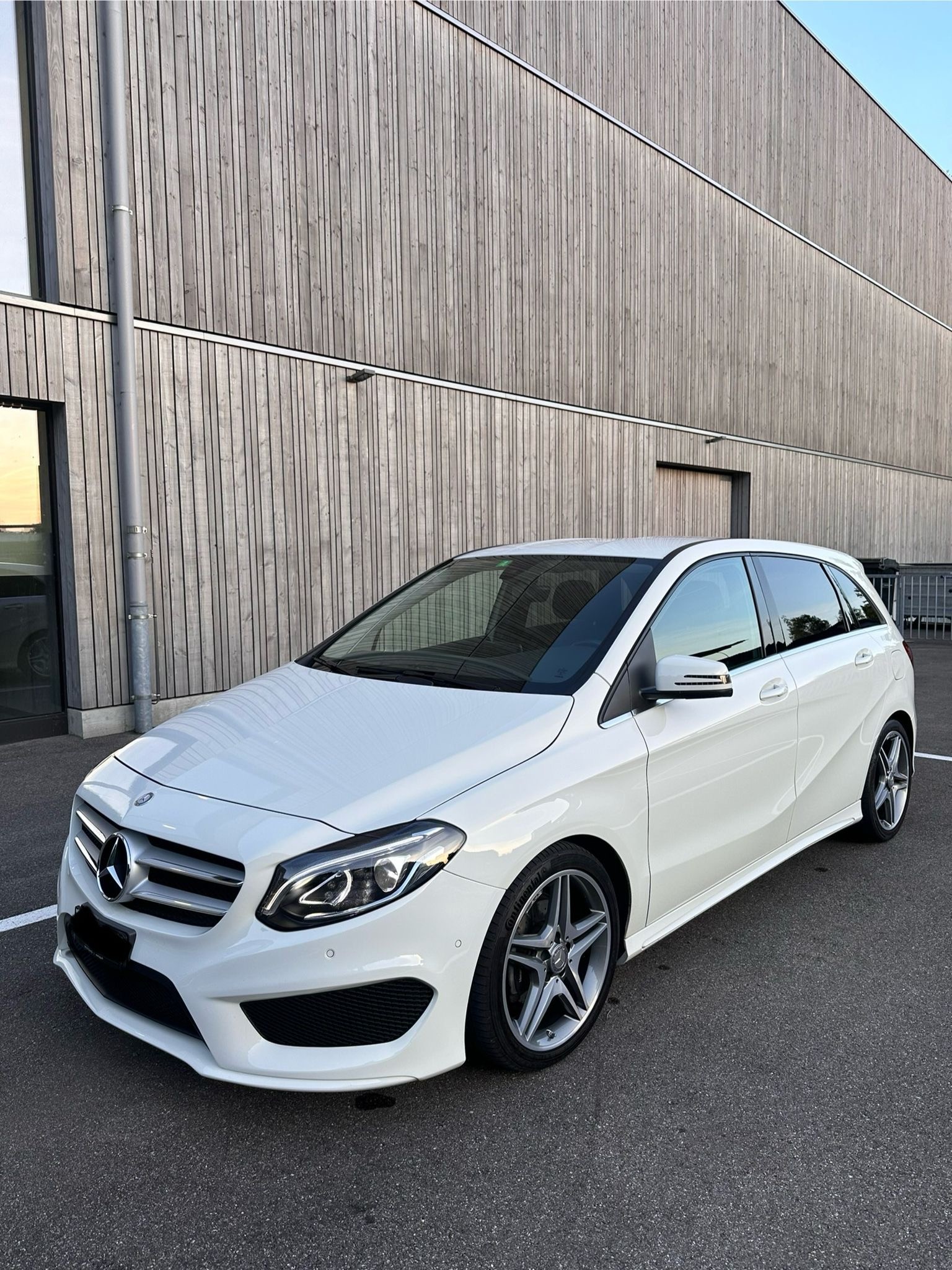 MERCEDES-BENZ B 200 CDI AMG Line 4Matic 7G-DCT