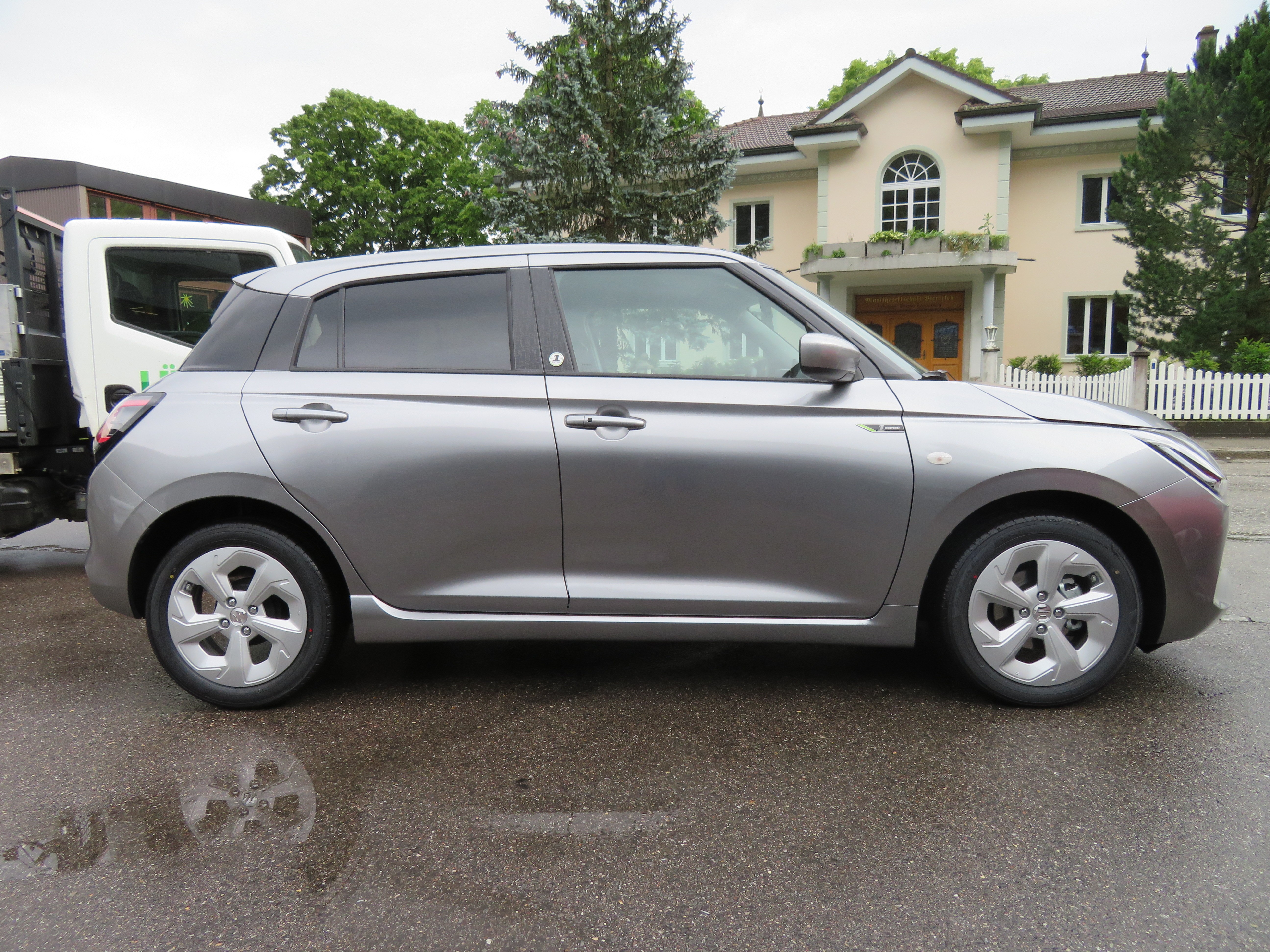 SUZUKI Swift 1.2 1st Edition Hybrid 4x4