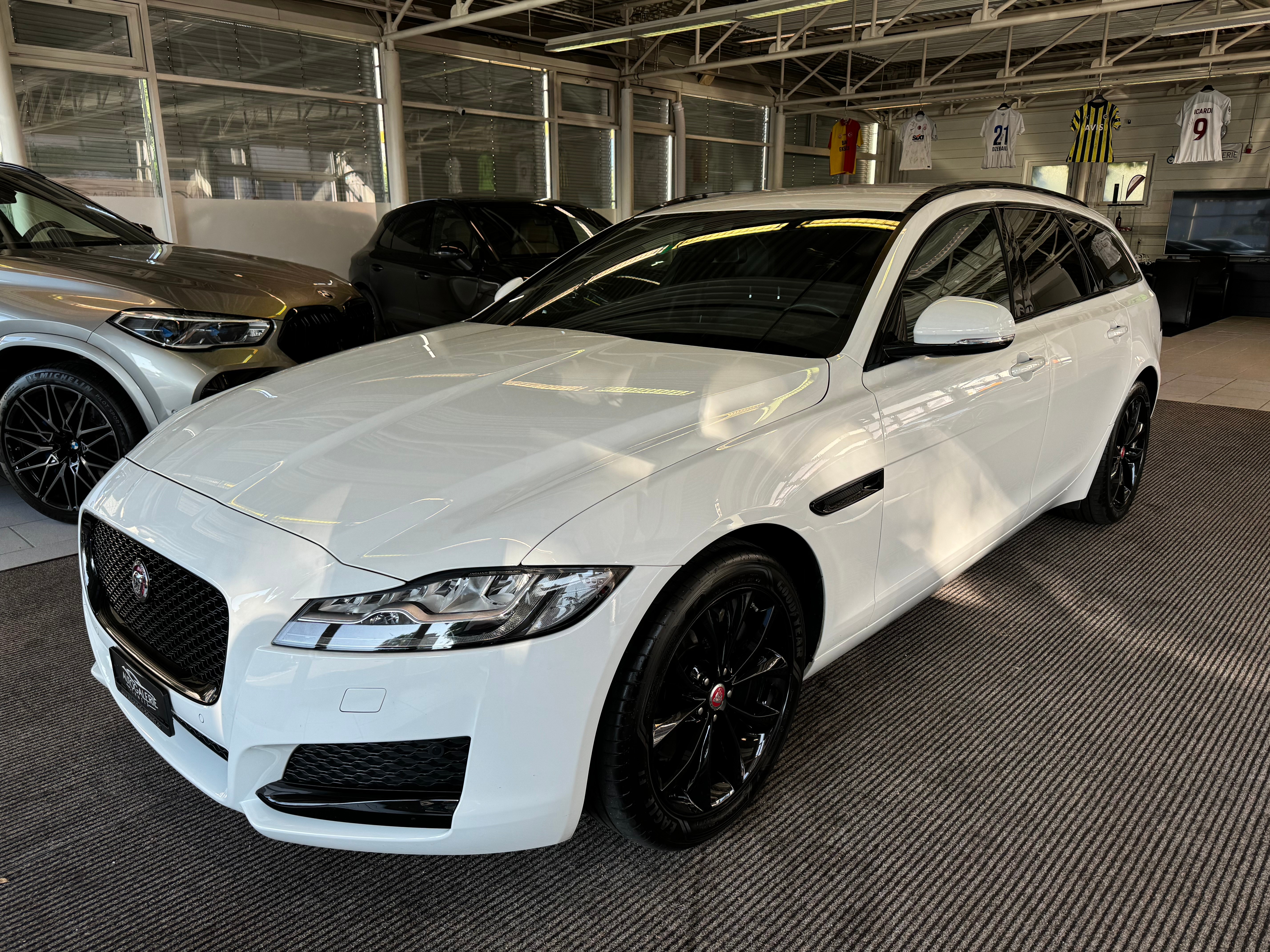 JAGUAR XF Sportbrake 25d Prestige AWD Automatic | CH Fahrzeug | Erszbesitz | BLACK PAKET |