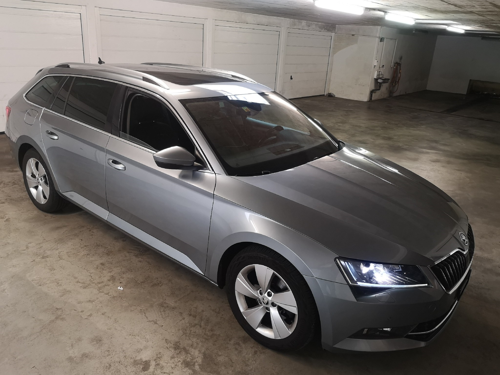 SKODA Superb Combi 2.0 TDi Style DSG