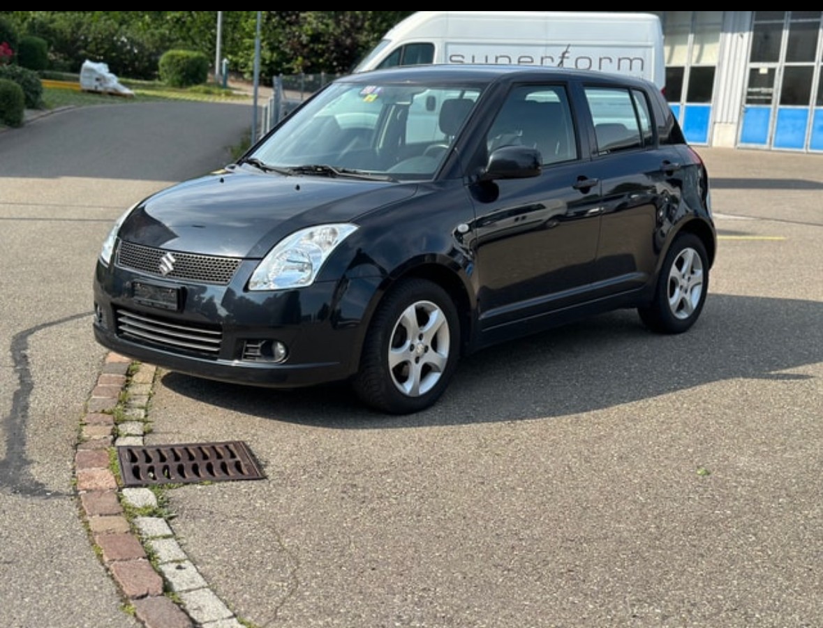 SUZUKI Swift 1.3i 16V GL 4x4