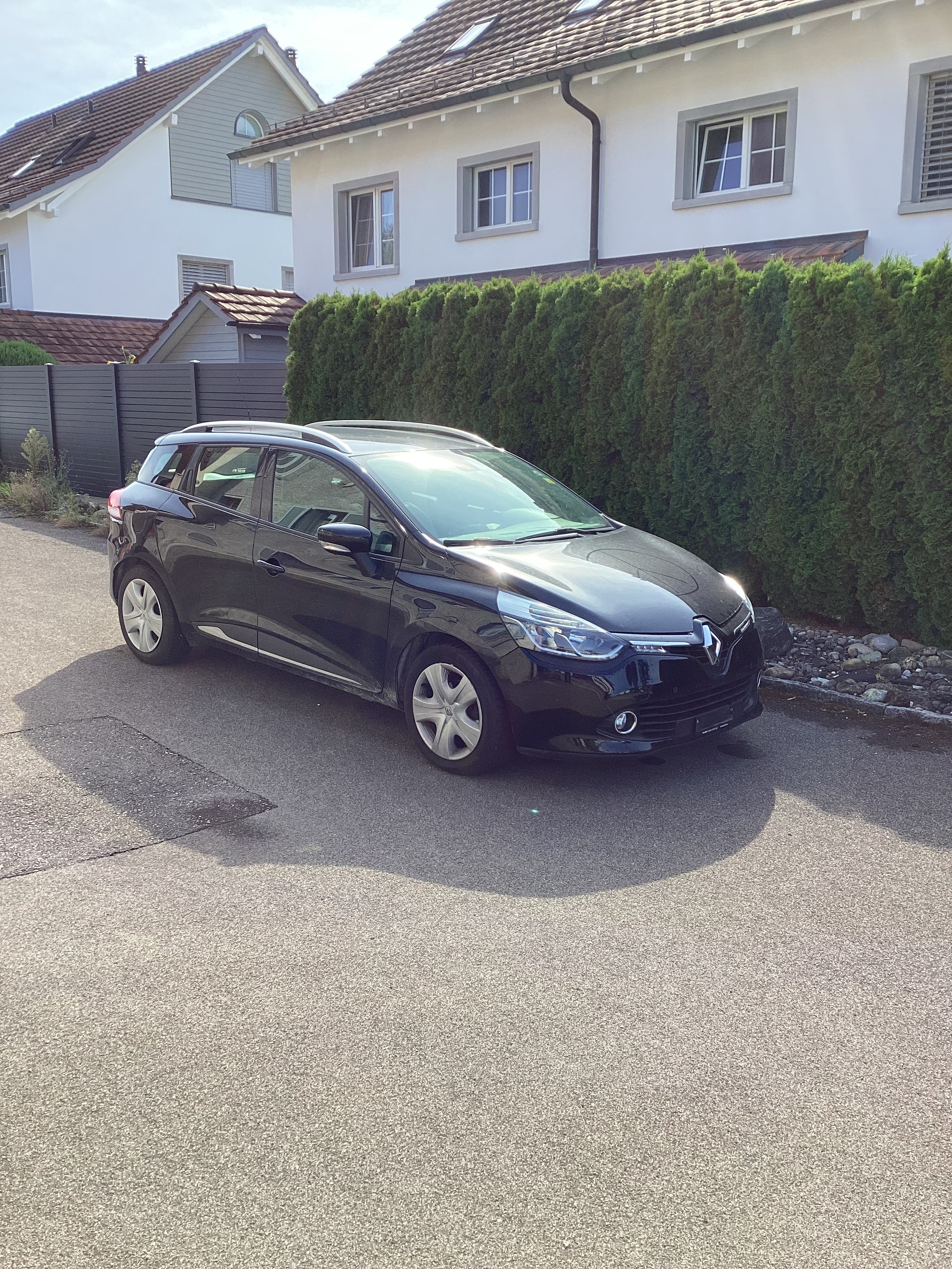 RENAULT Clio Grandtour 1.2 16V T Swiss Edition EDC