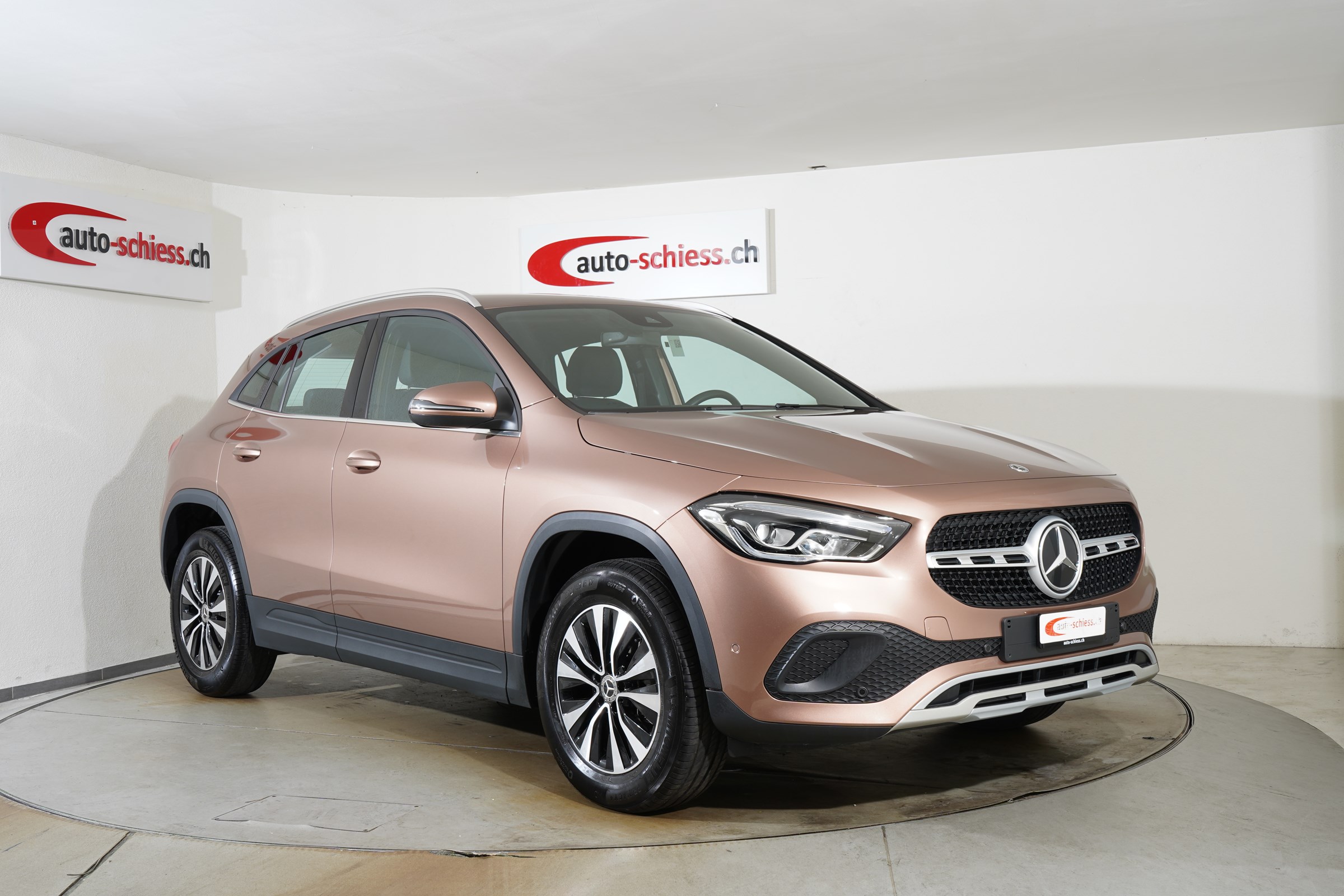 MERCEDES-BENZ GLA 200 d Style 8G-DCT