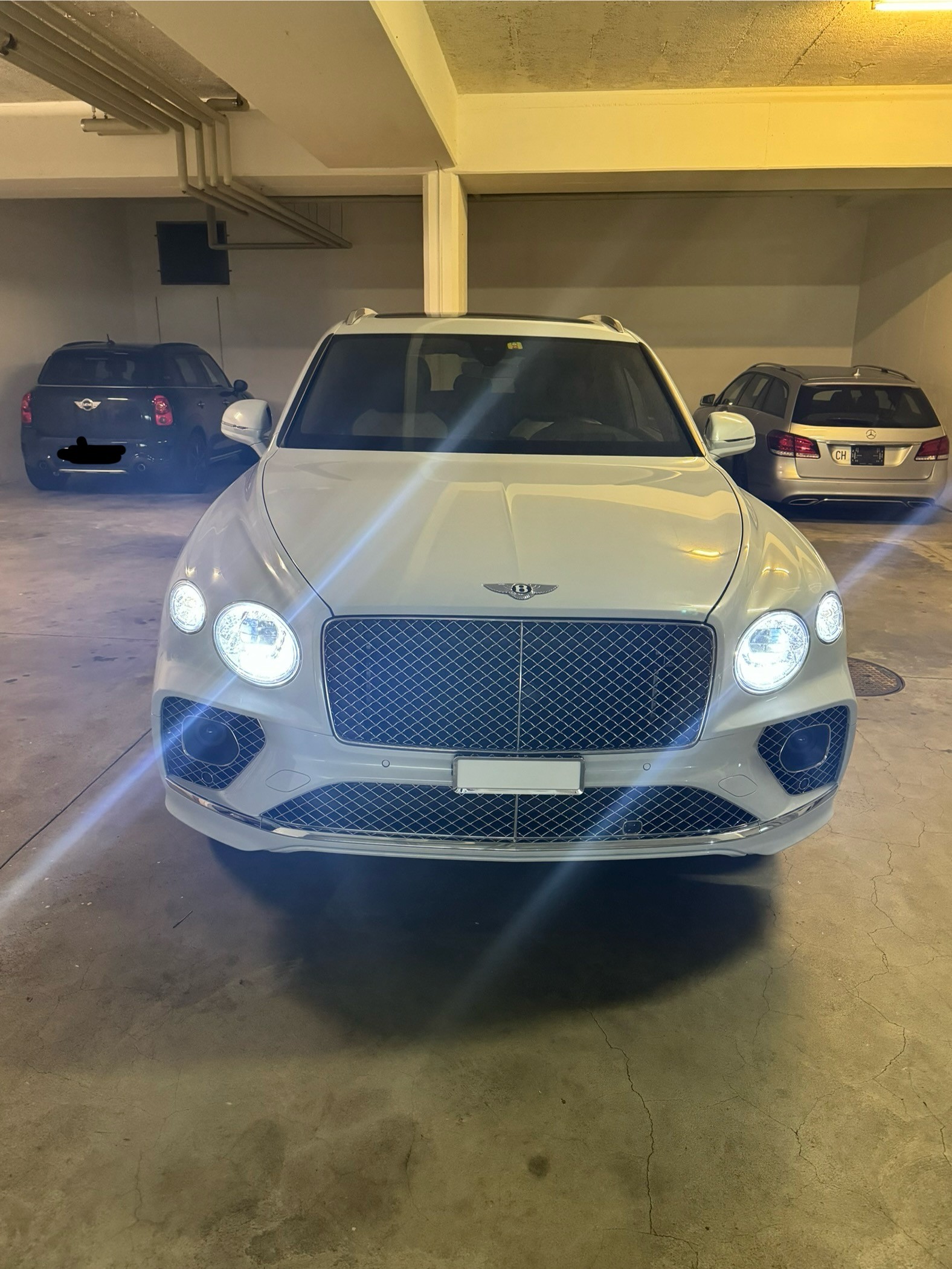 BENTLEY Bentayga V8