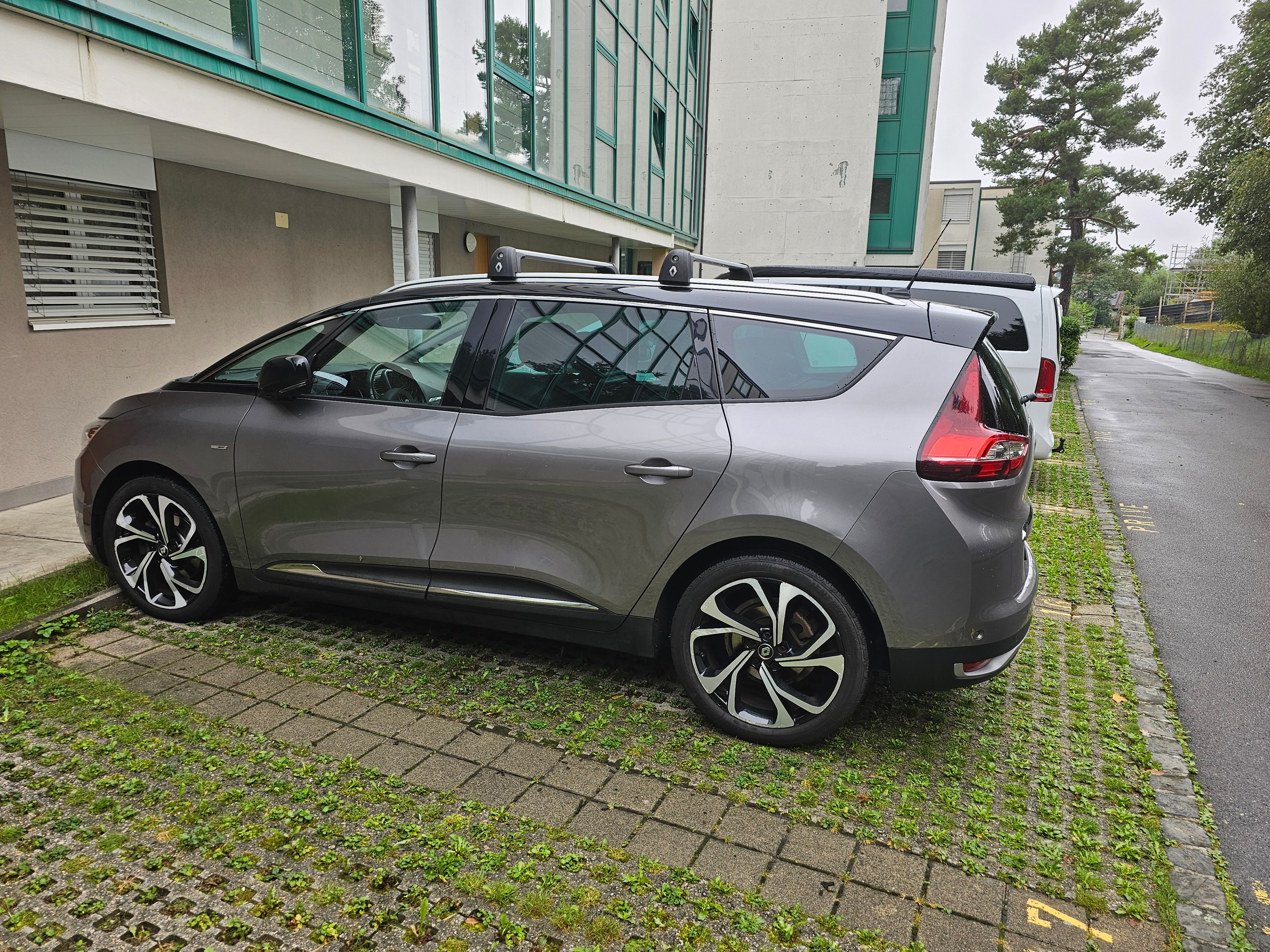 RENAULT Grand Scénic 1.5 dCi Hybrid Assist Bose