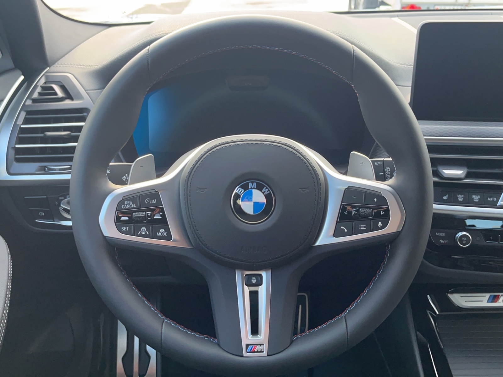 BMW X3 M40i Travel neu für CHF 99'500,- auf AUTOLINA