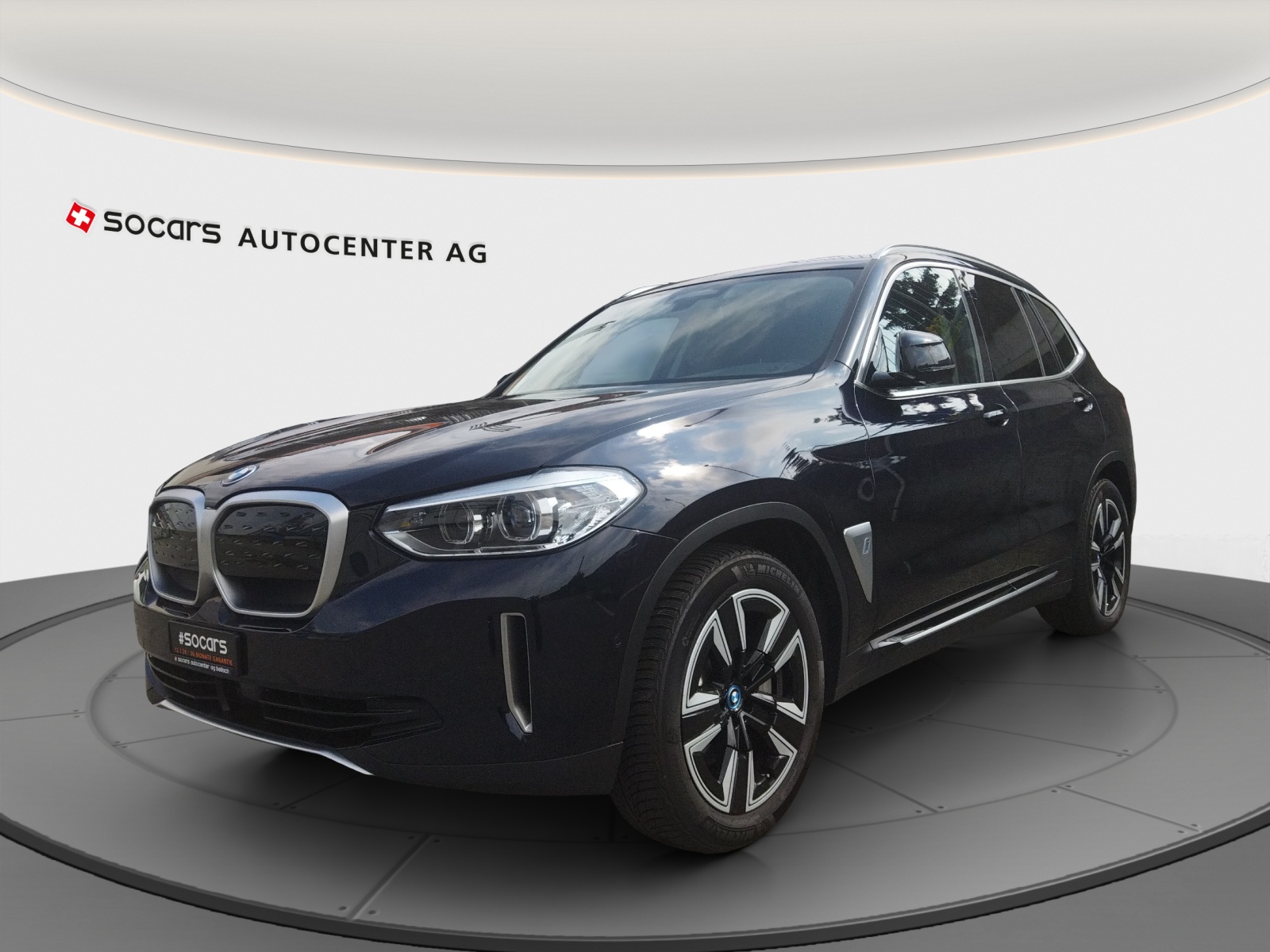 BMW iX3 // CH Fahrzeug // 8-fach Aluminiumbereift // Sommerreifen NEU