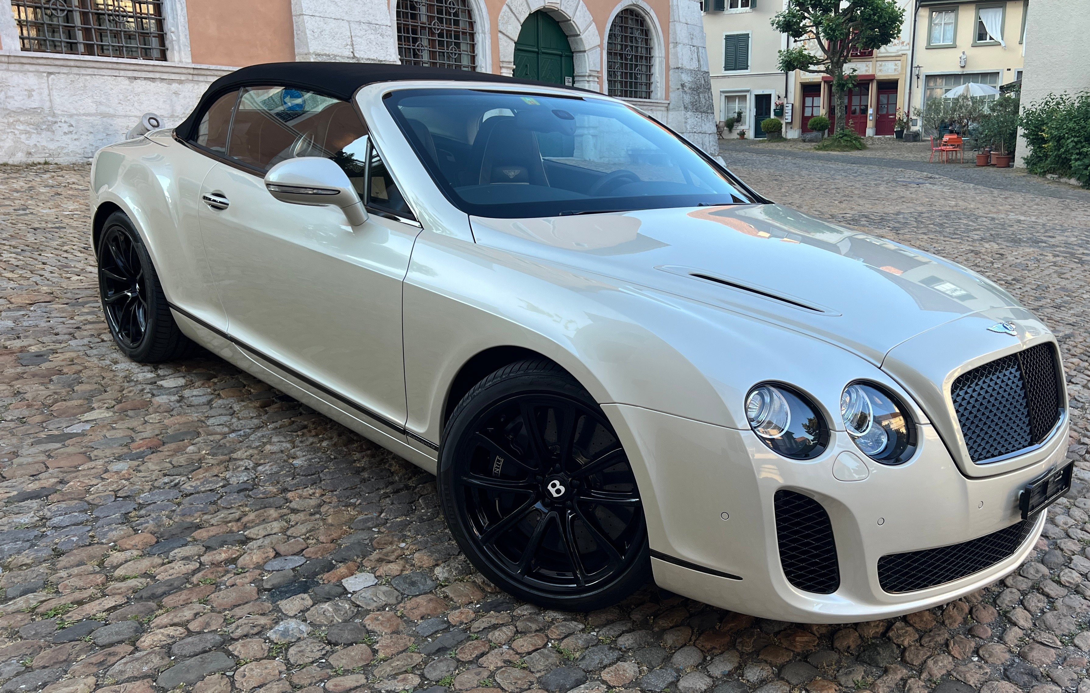 BENTLEY Continental Supersports Convertible 6.0