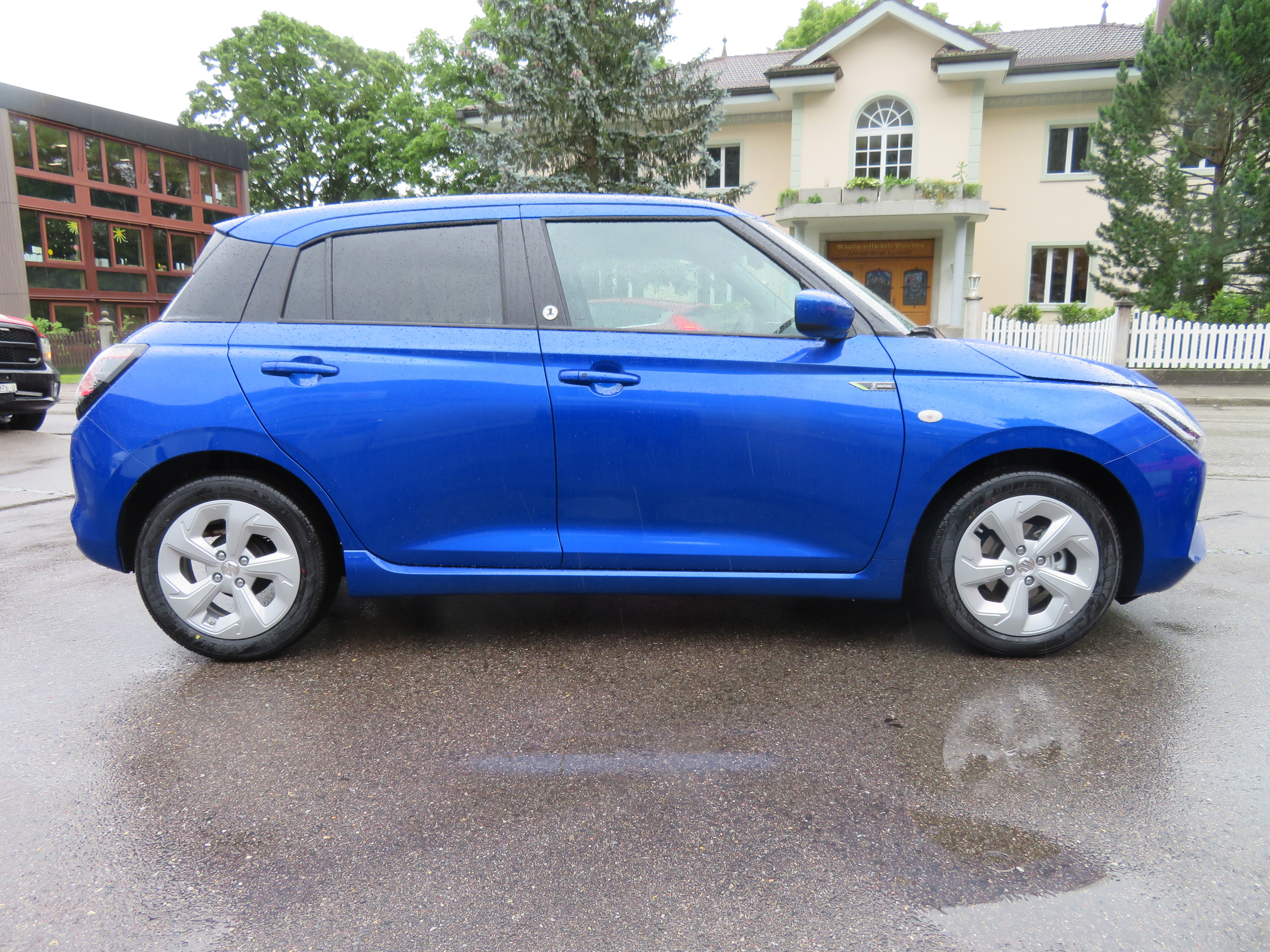 SUZUKI Swift 1.2 1st Edition Hybrid 4x4