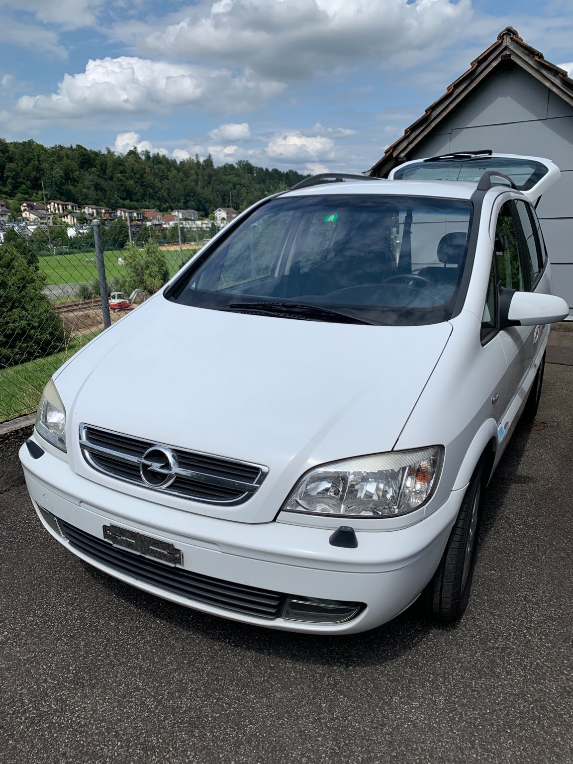 OPEL Zafira 2.2i 16V Cosmo