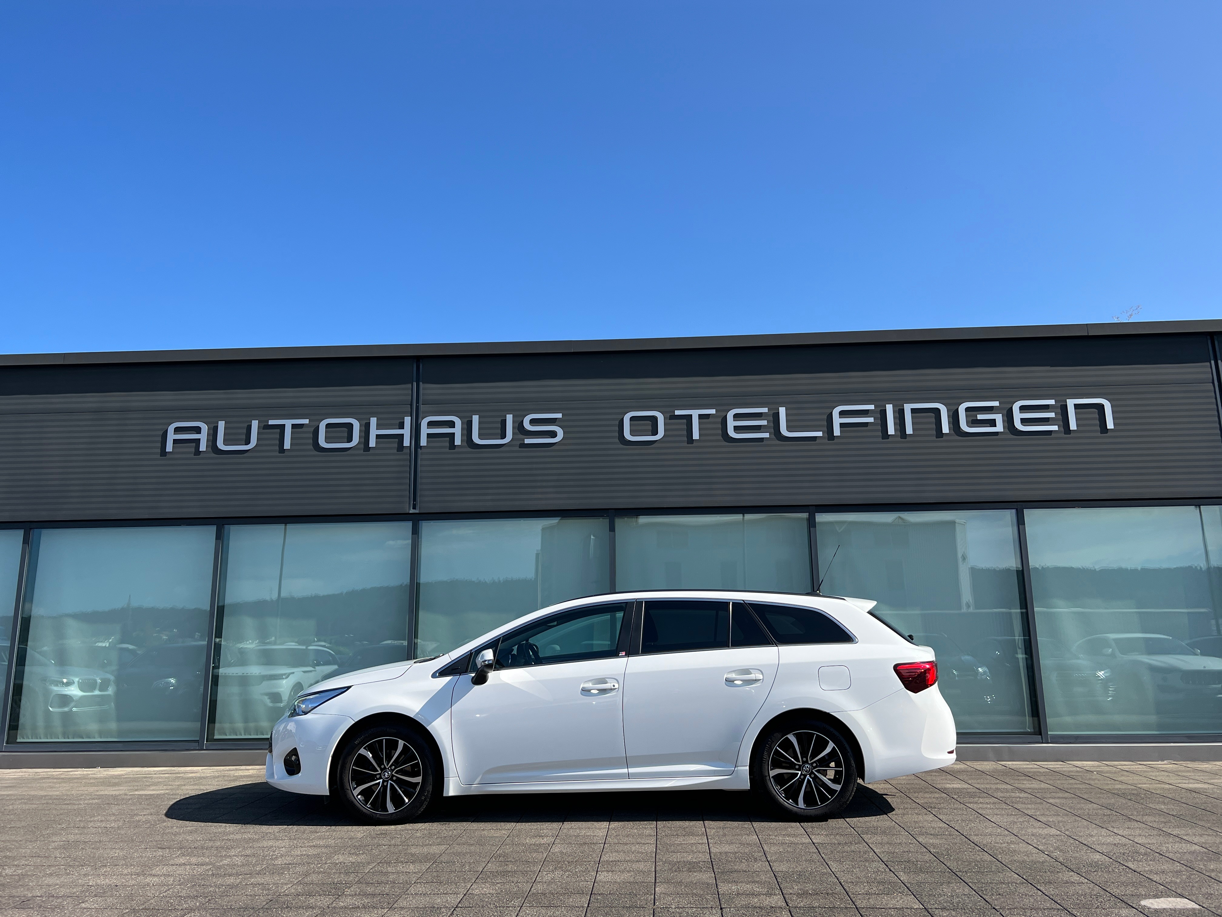 TOYOTA Avensis Touring Sports 1.8 Terra MultidriveS