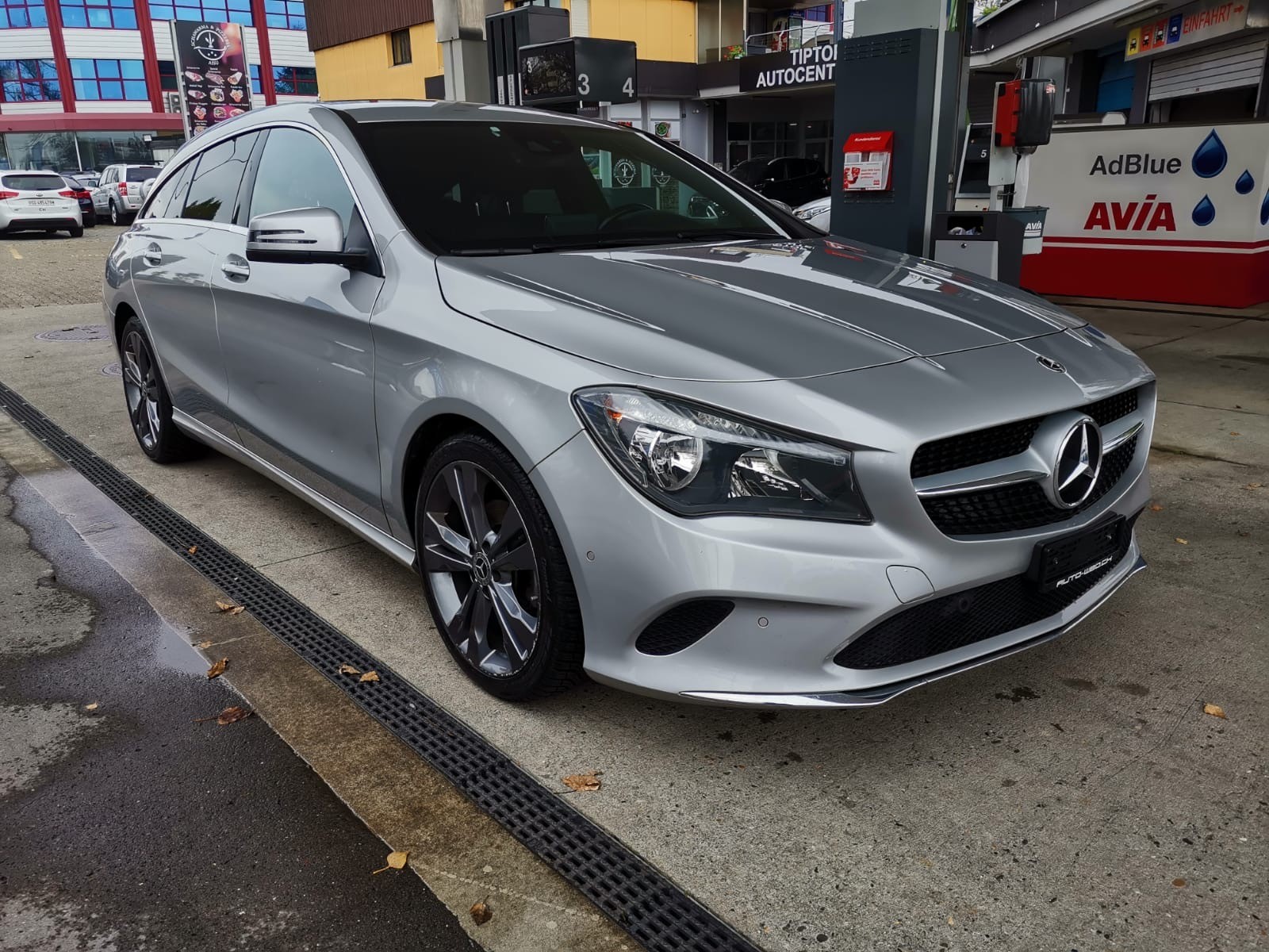 MERCEDES-BENZ CLA Shooting Brake 180 AMG Line