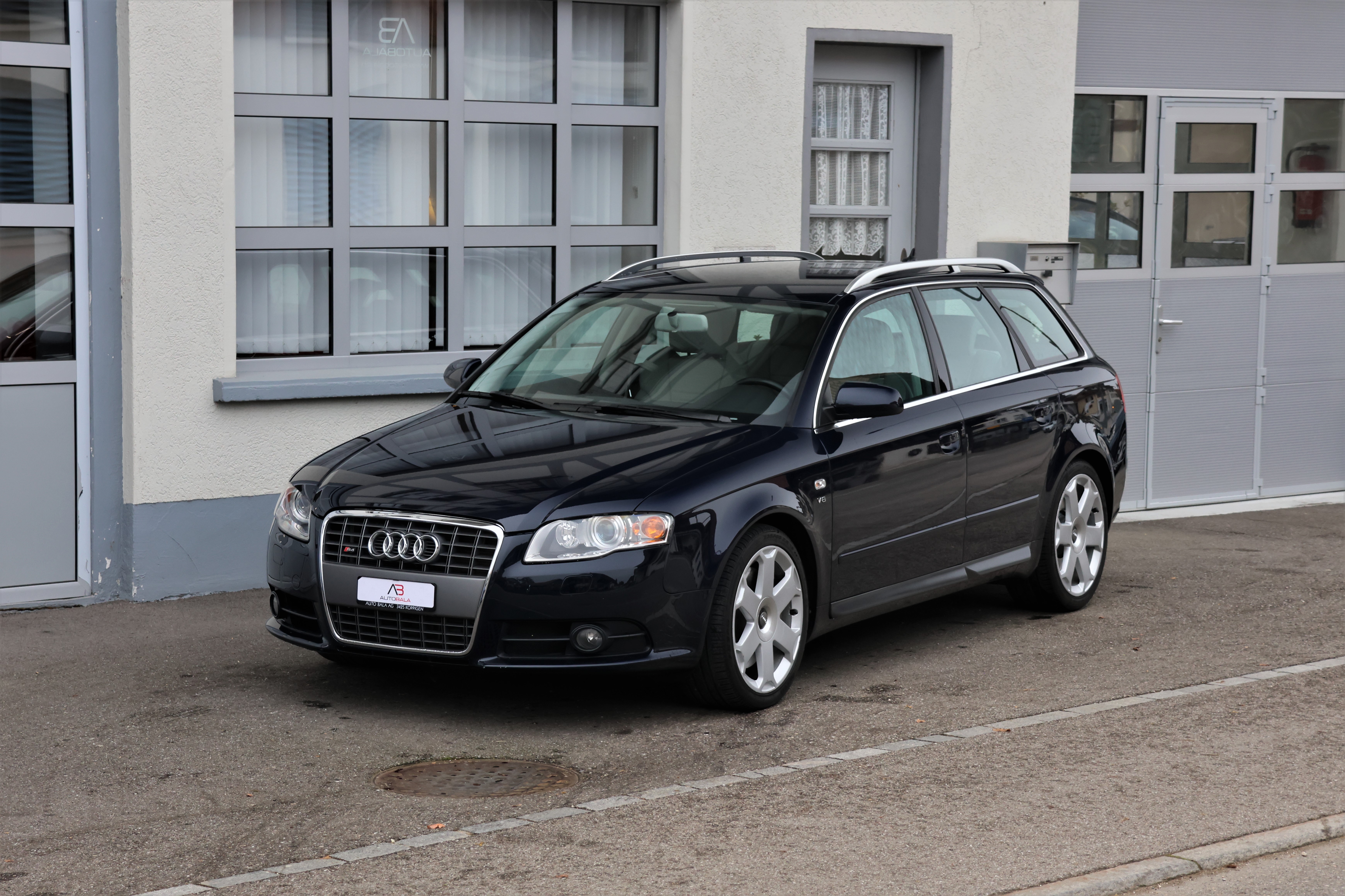 AUDI S4 Avant 4.2 V8 quattro (CH)