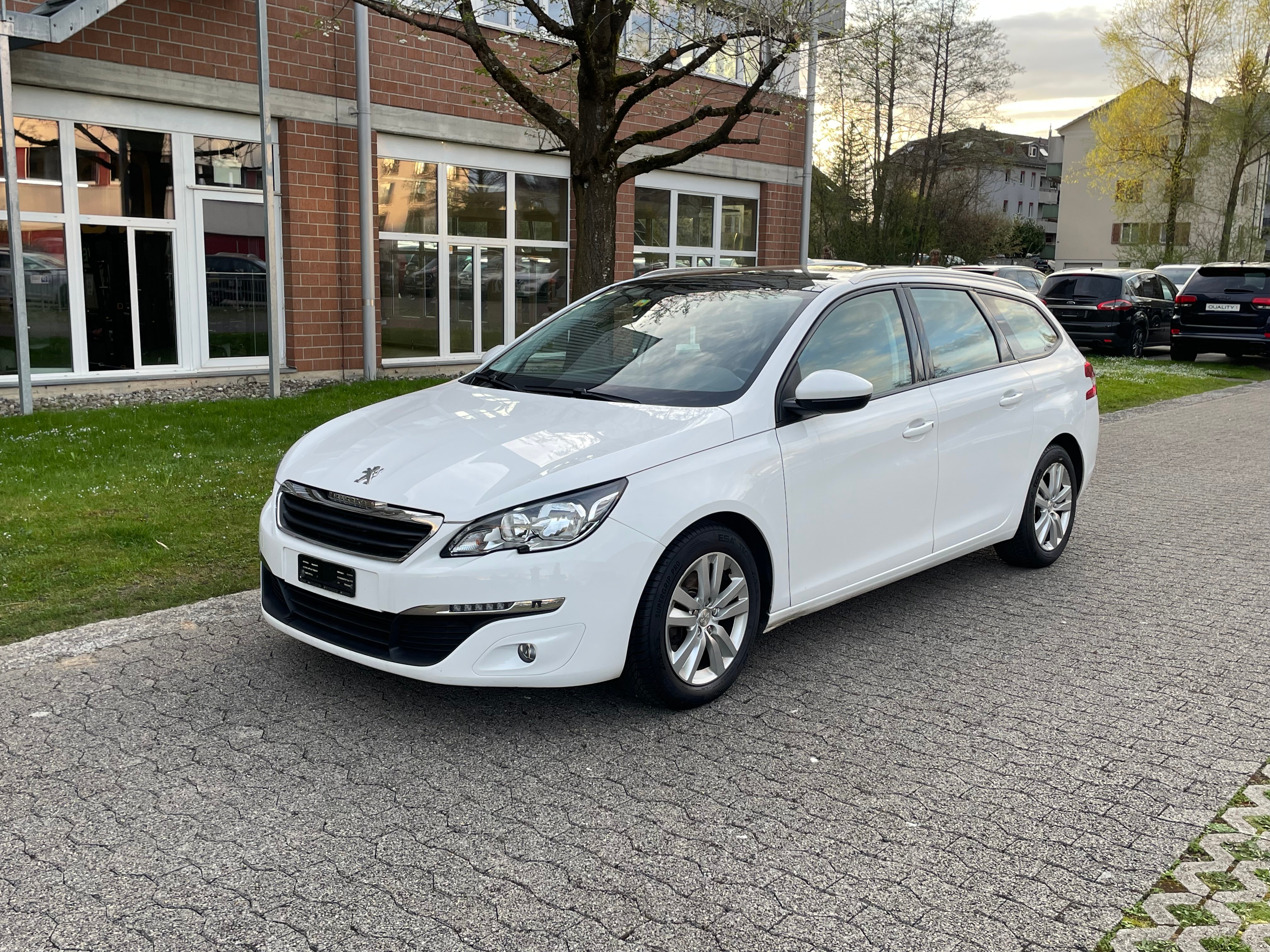 PEUGEOT 308 SW 1.6BluHDI Style Automatic