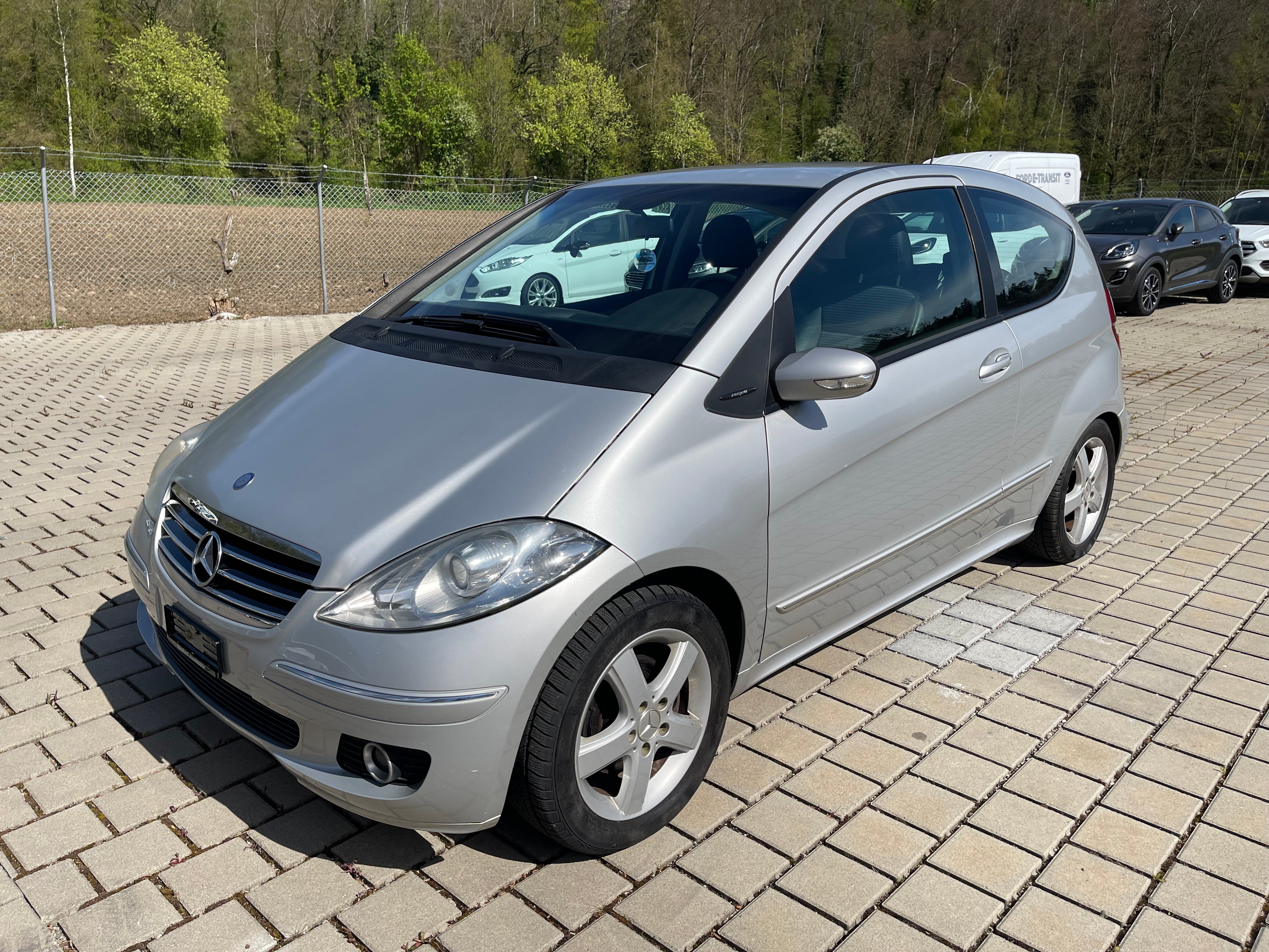 MERCEDES-BENZ A 200 Avantgarde