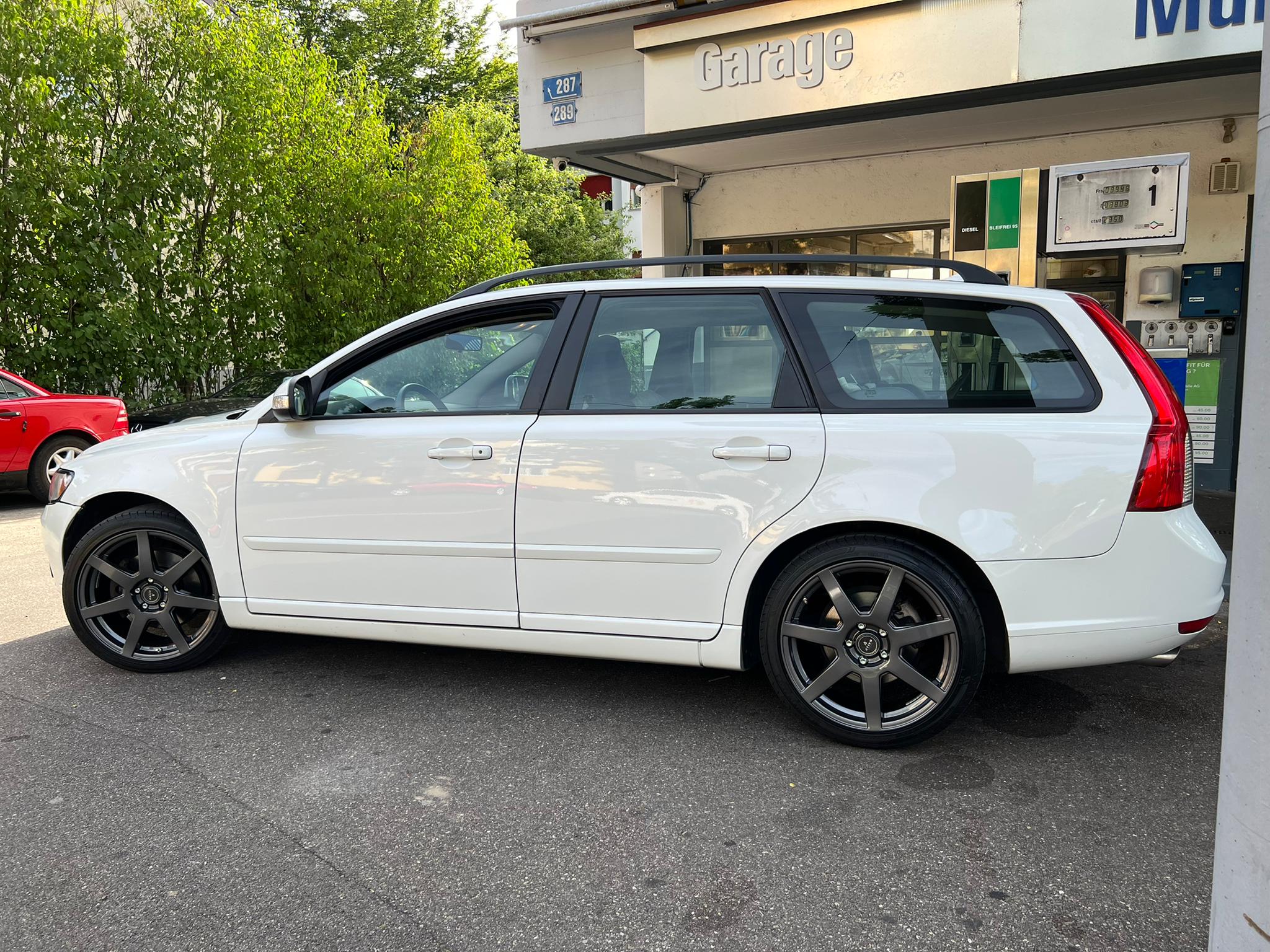 VOLVO V50 D3