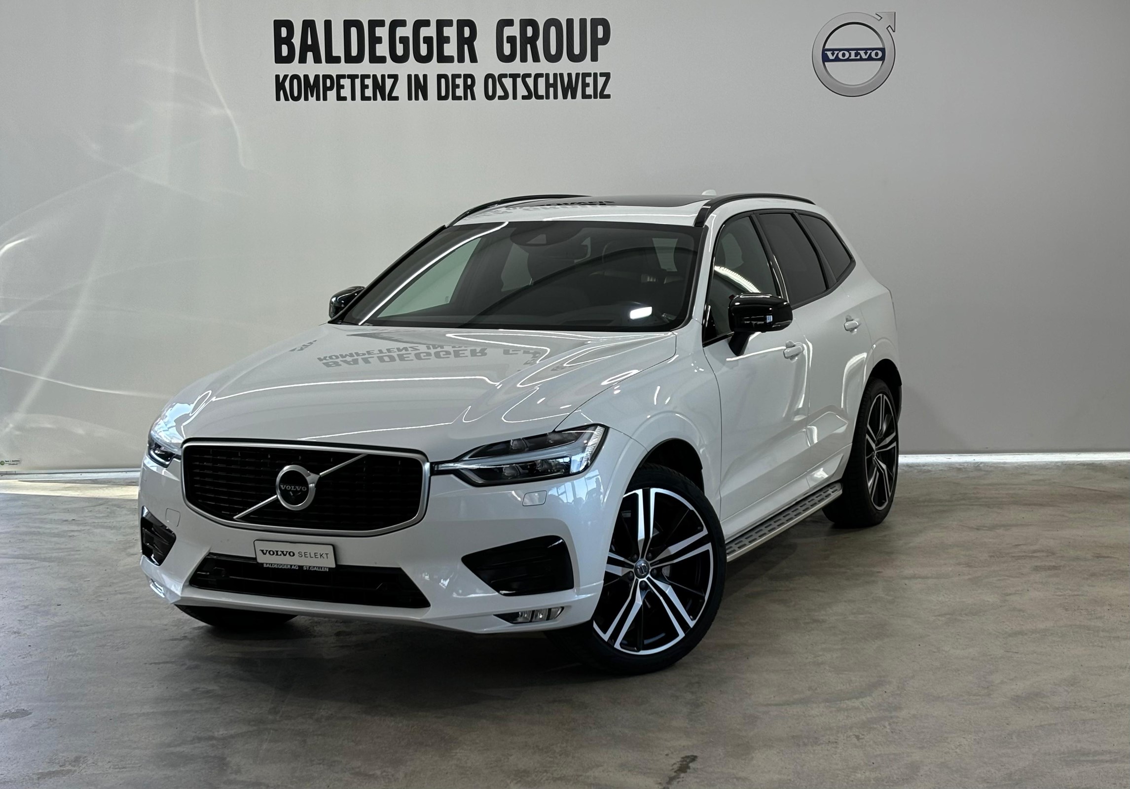 VOLVO XC60 2.0 B5 MH R-Design AWD