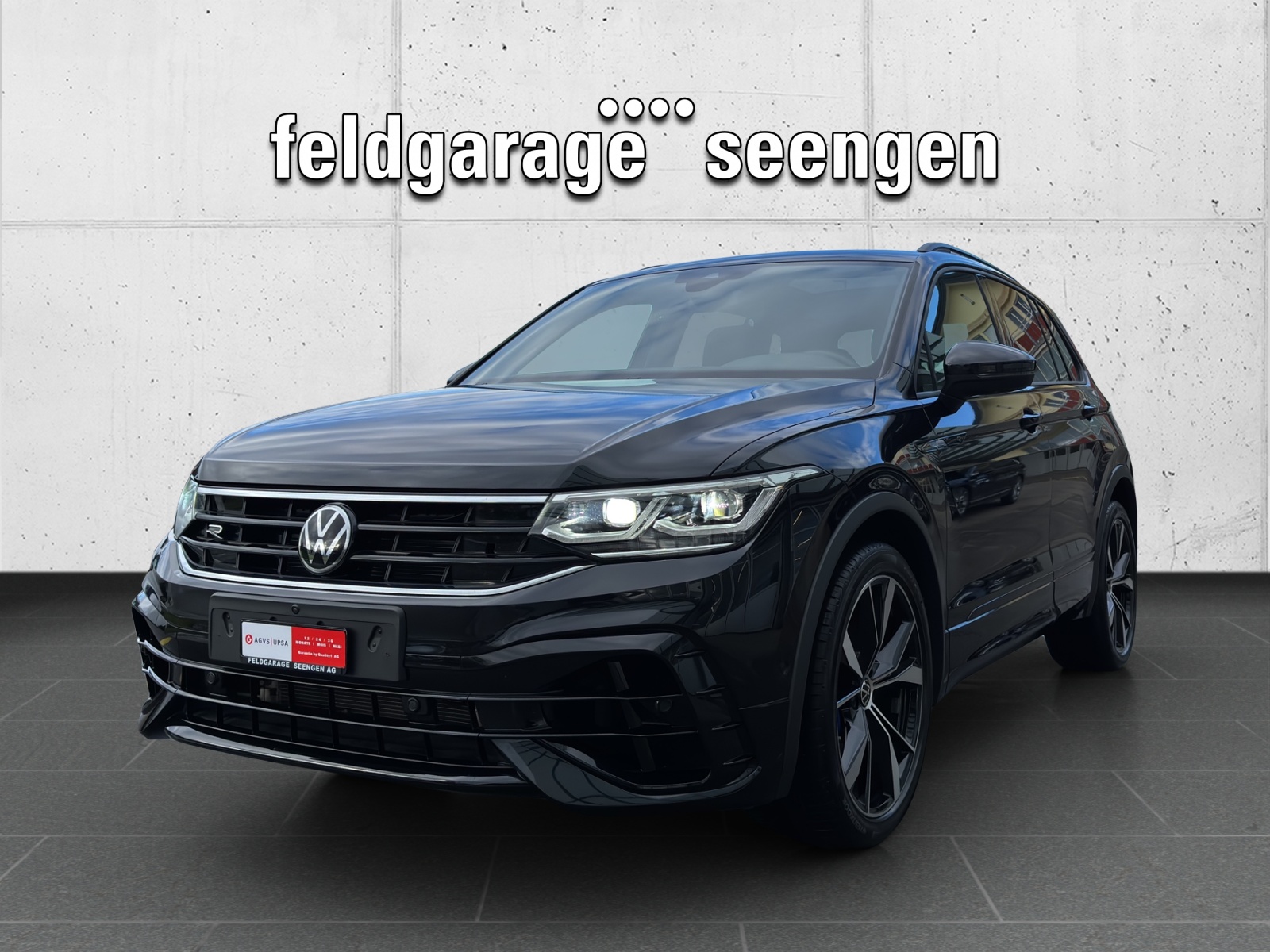 VW Tiguan 2.0TSI R 4Motion DSG mit AHK & Akrapovic Auspuffanlage & AHK