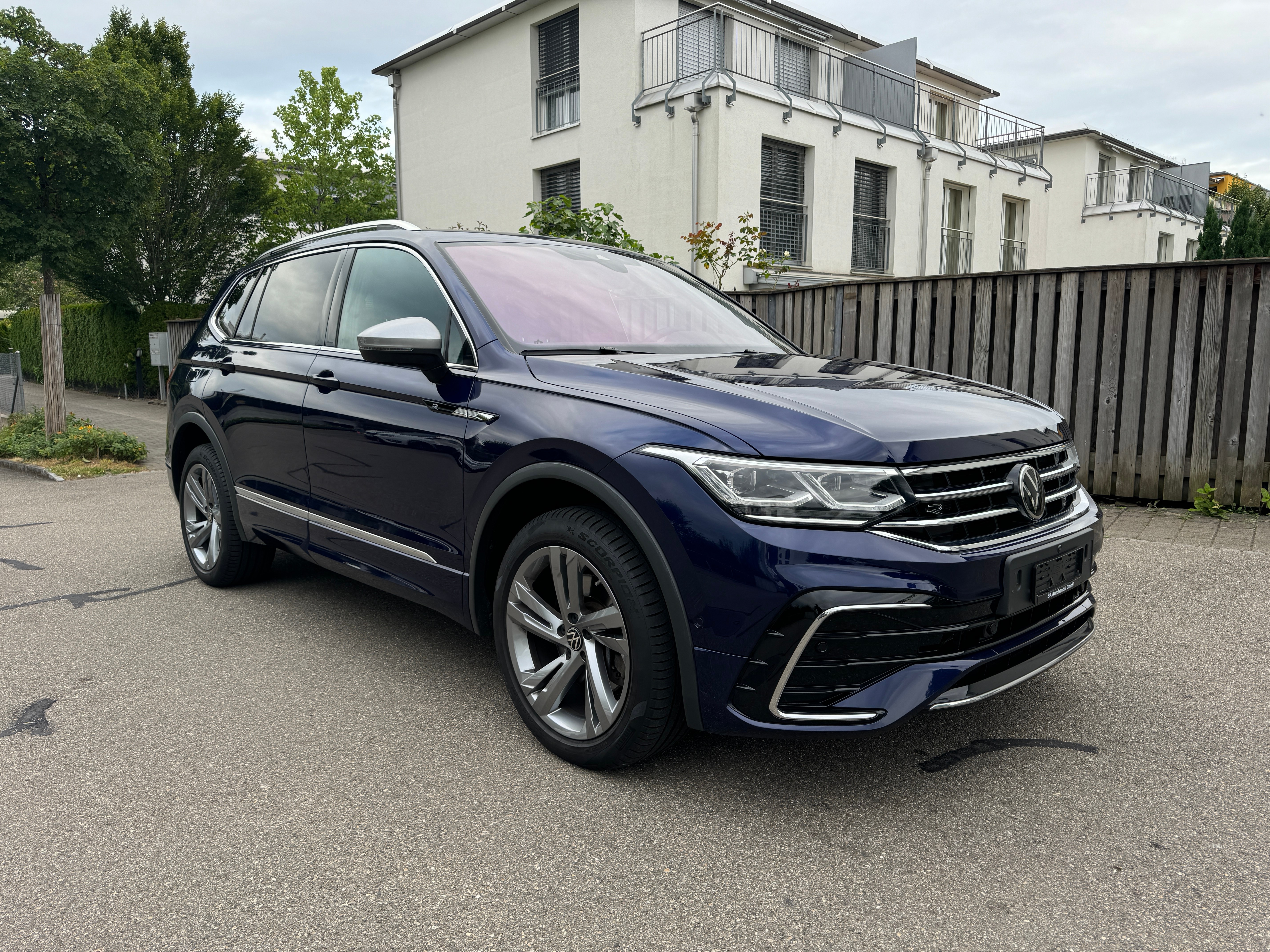 VW TIGUAN ALLSPACE 2.0 TDI SCR R-LINE 4MOTION DSG*7 PLÄTZE*STANDHEIZUNG*EL. PANORAMA-GLASSCHIEBEDACH*