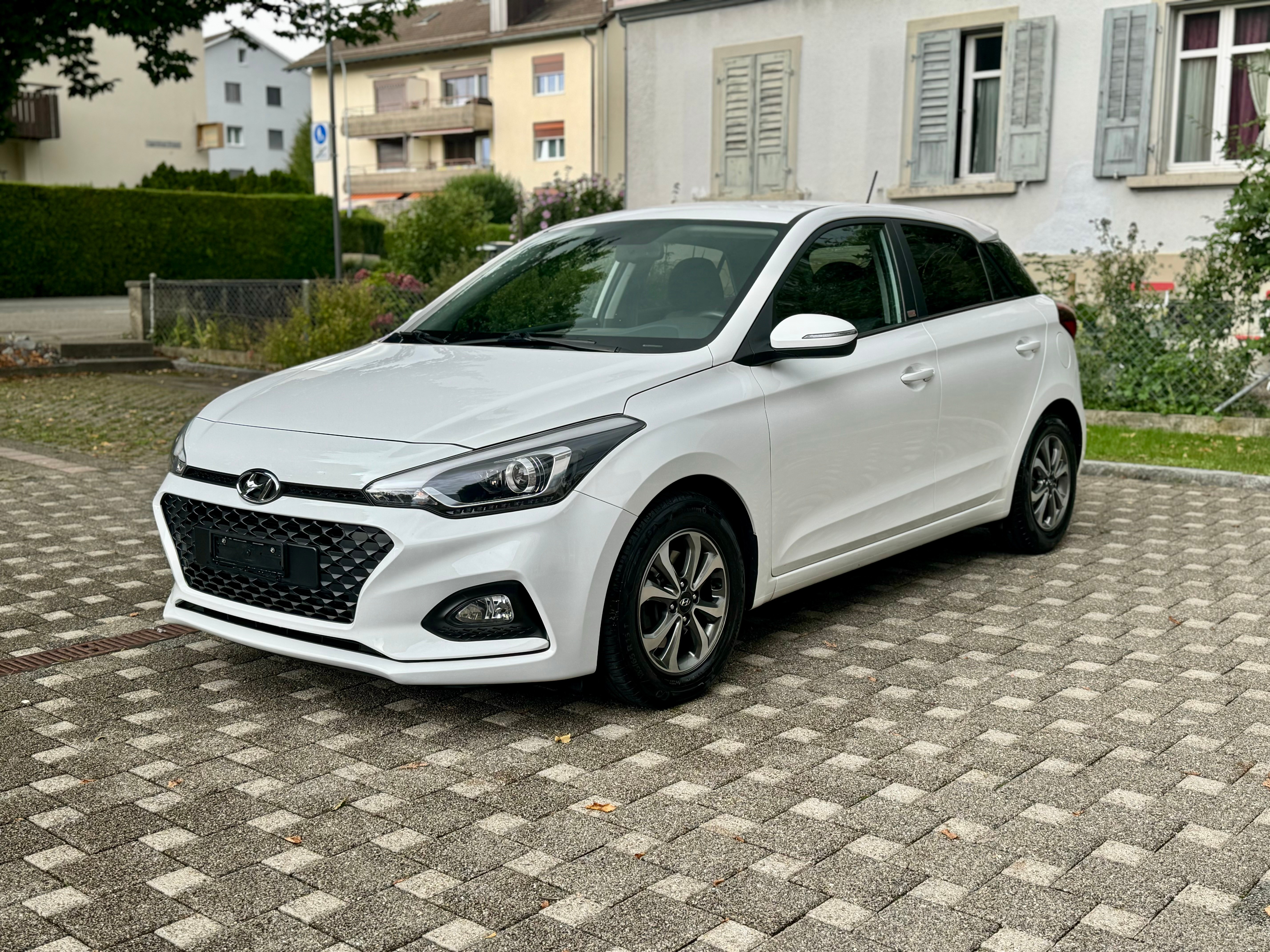 HYUNDAI i20 1.0 T-GDi Amplia DCT