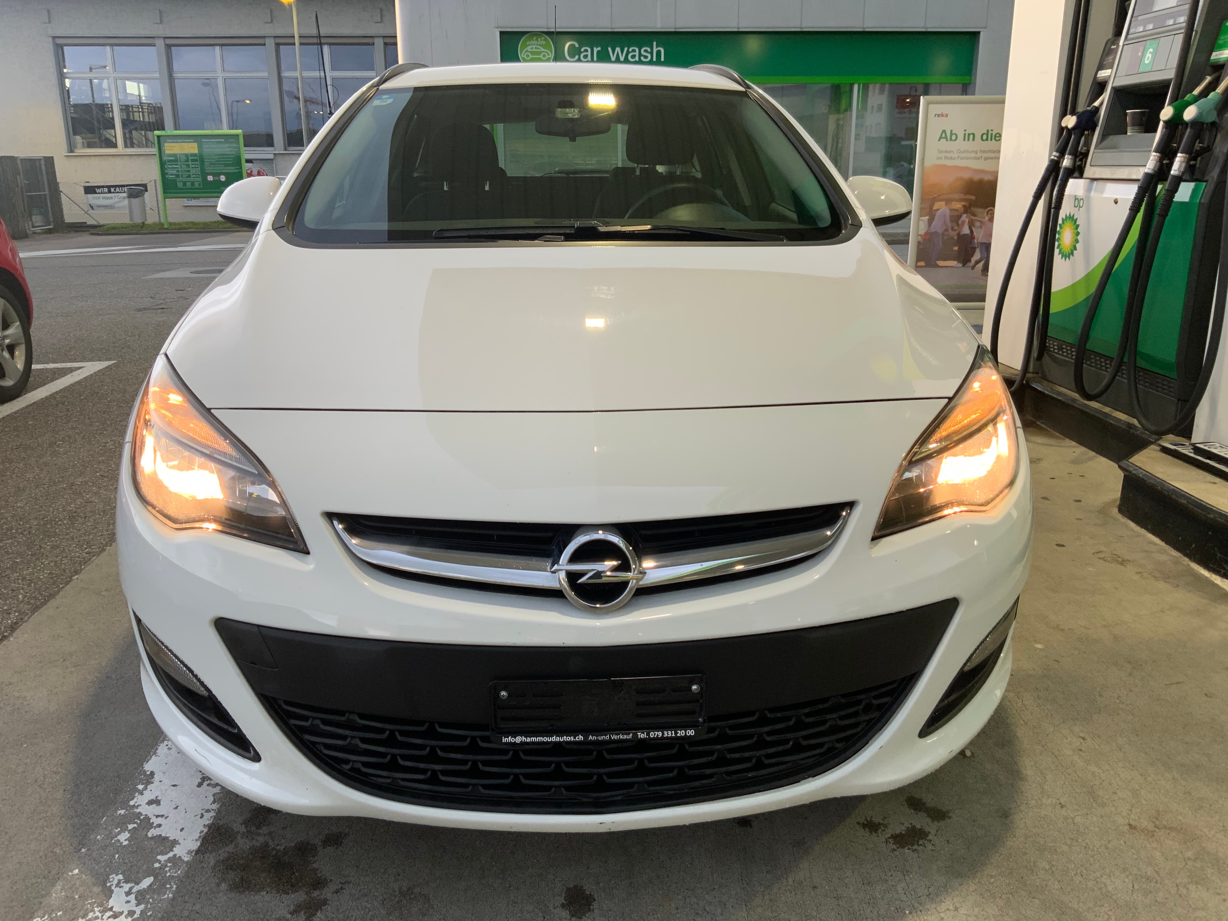 OPEL Astra SportsTourer 1.4i 16V Turbo