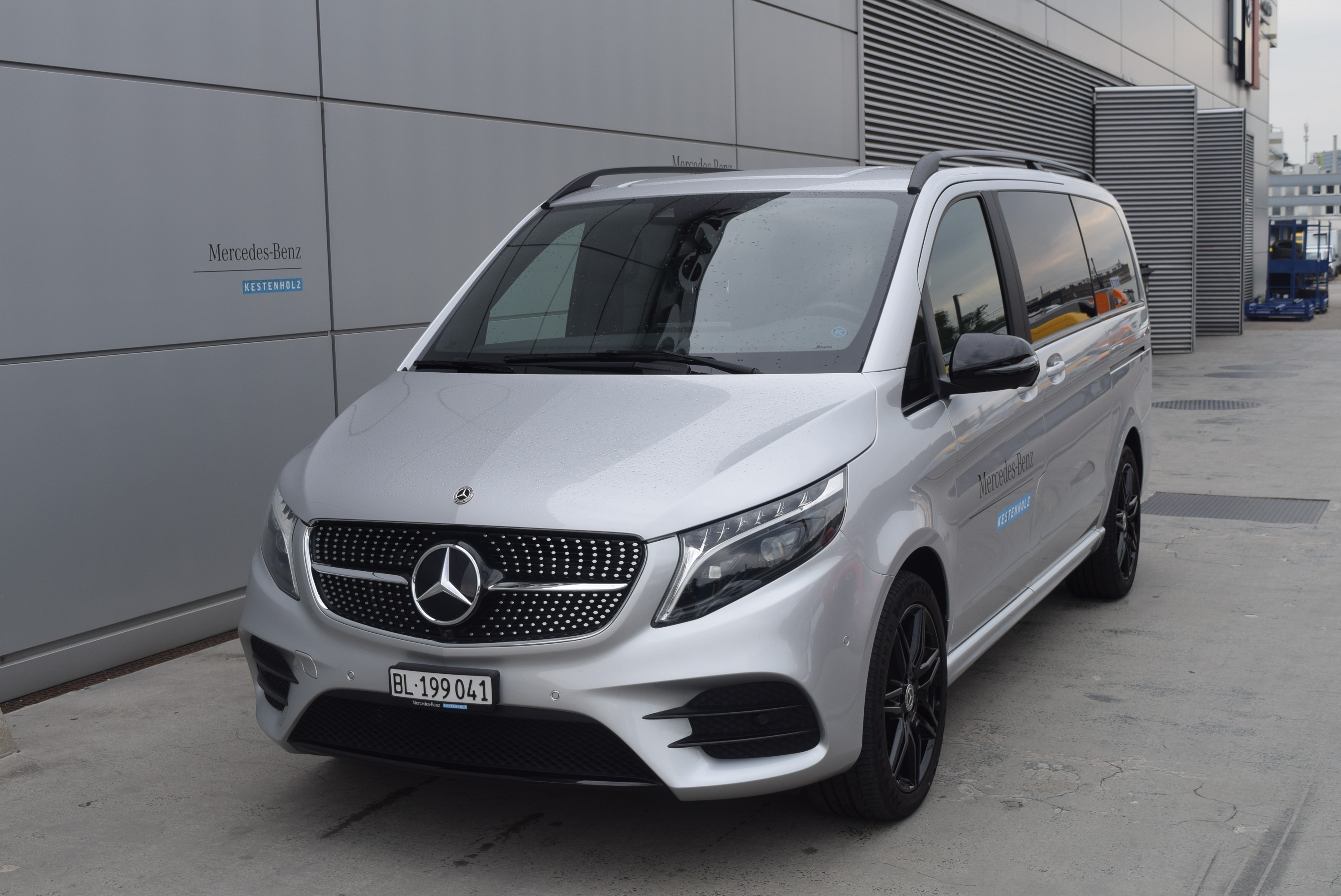 MERCEDES-BENZ V 300 d lang Swiss Edition 4Matic 9G-Tronic