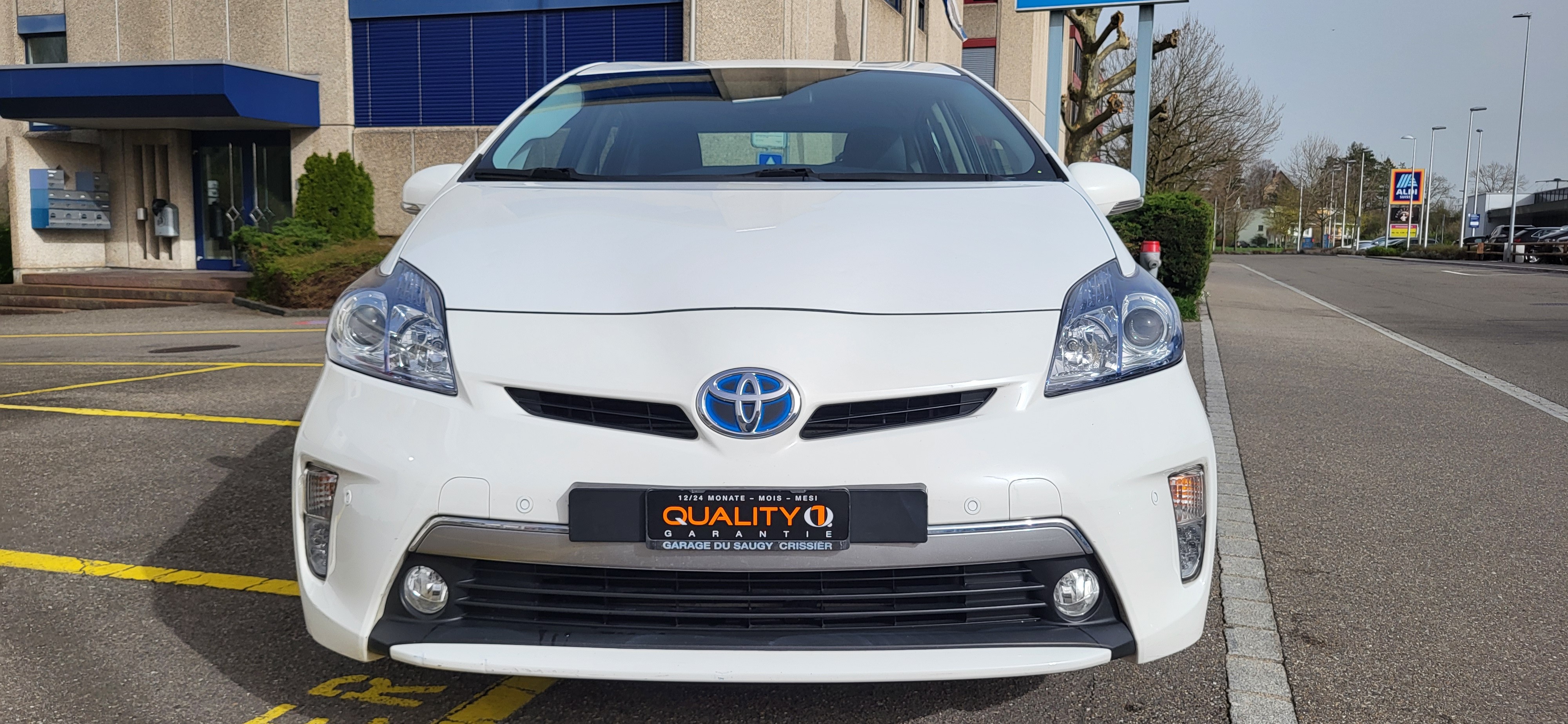 TOYOTA Prius 1.8 16V HSD Sol Premium