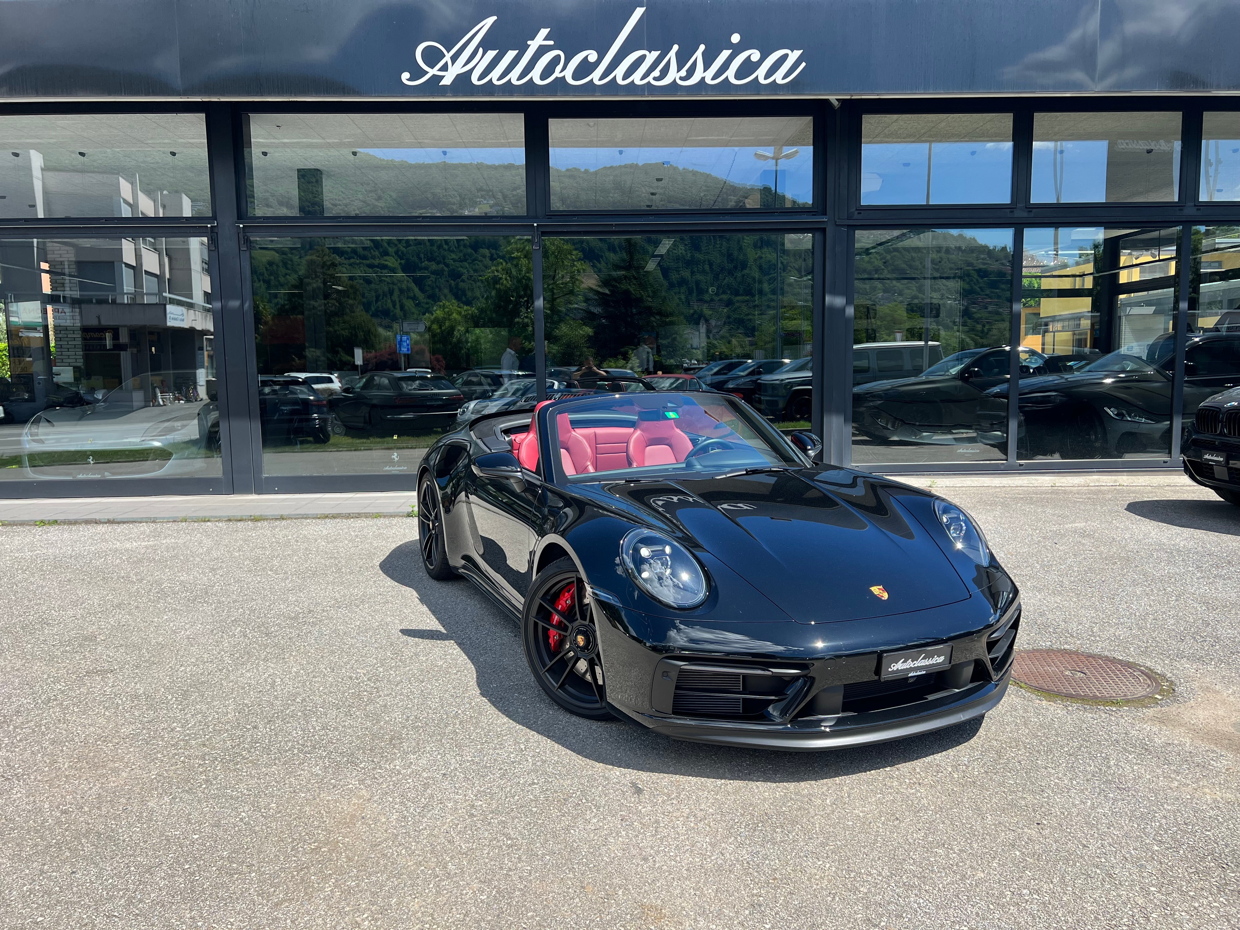 PORSCHE 911 Carrera 4 GTS Cabriolet PDK