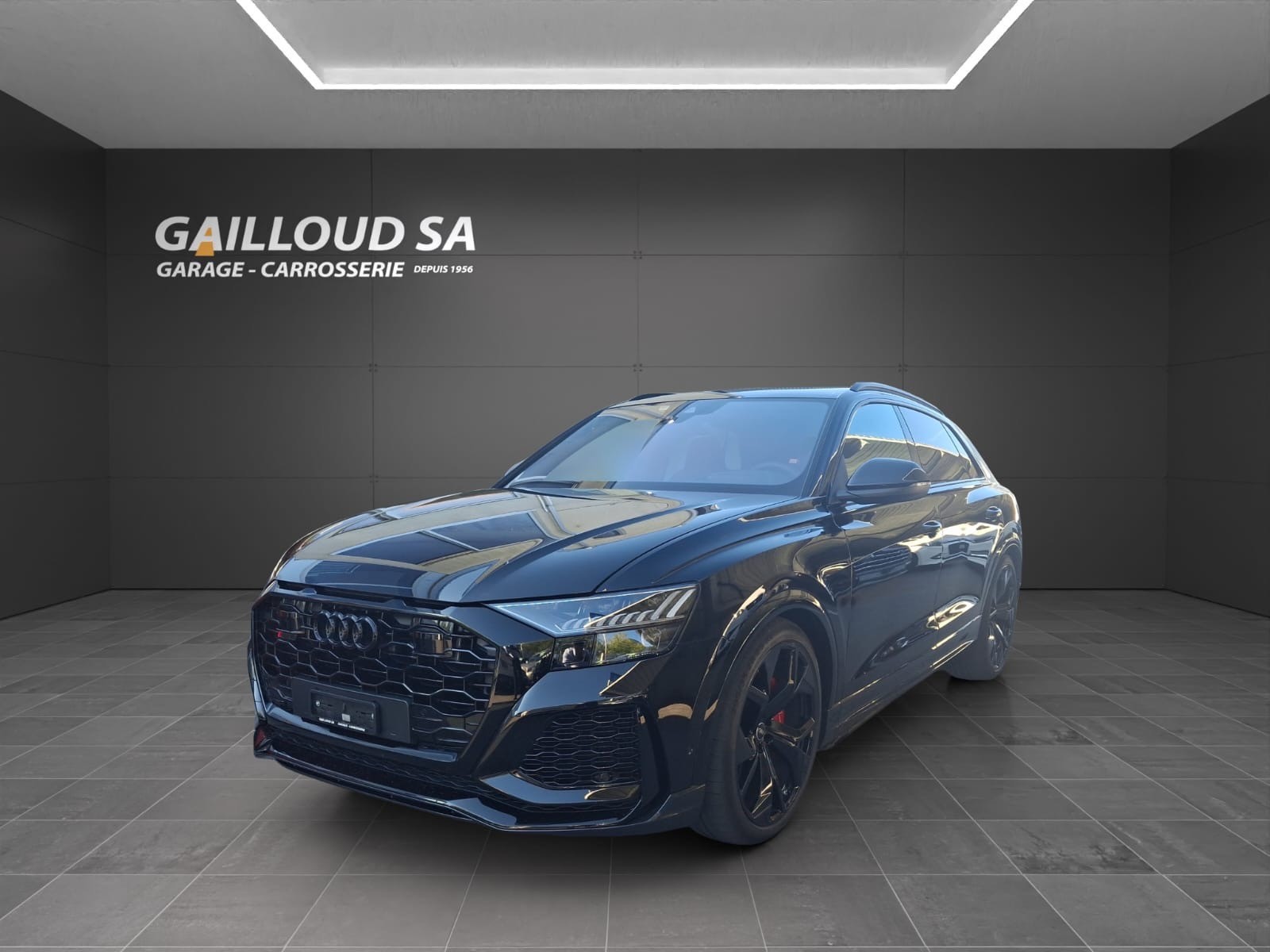 AUDI RSQ8 quattro tiptronic