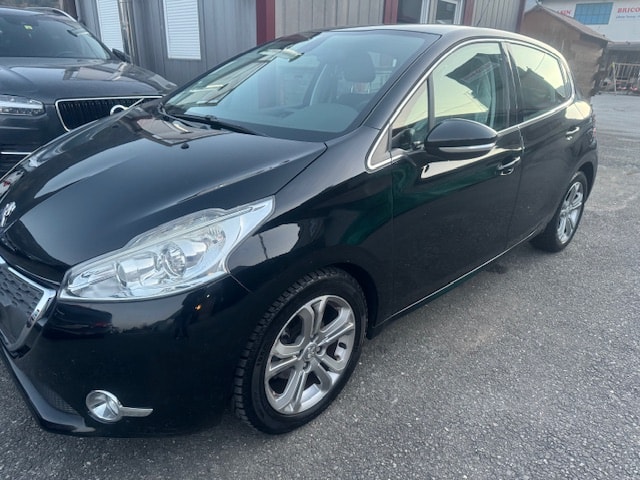 PEUGEOT 208 1.6 VTI Allure Automatik