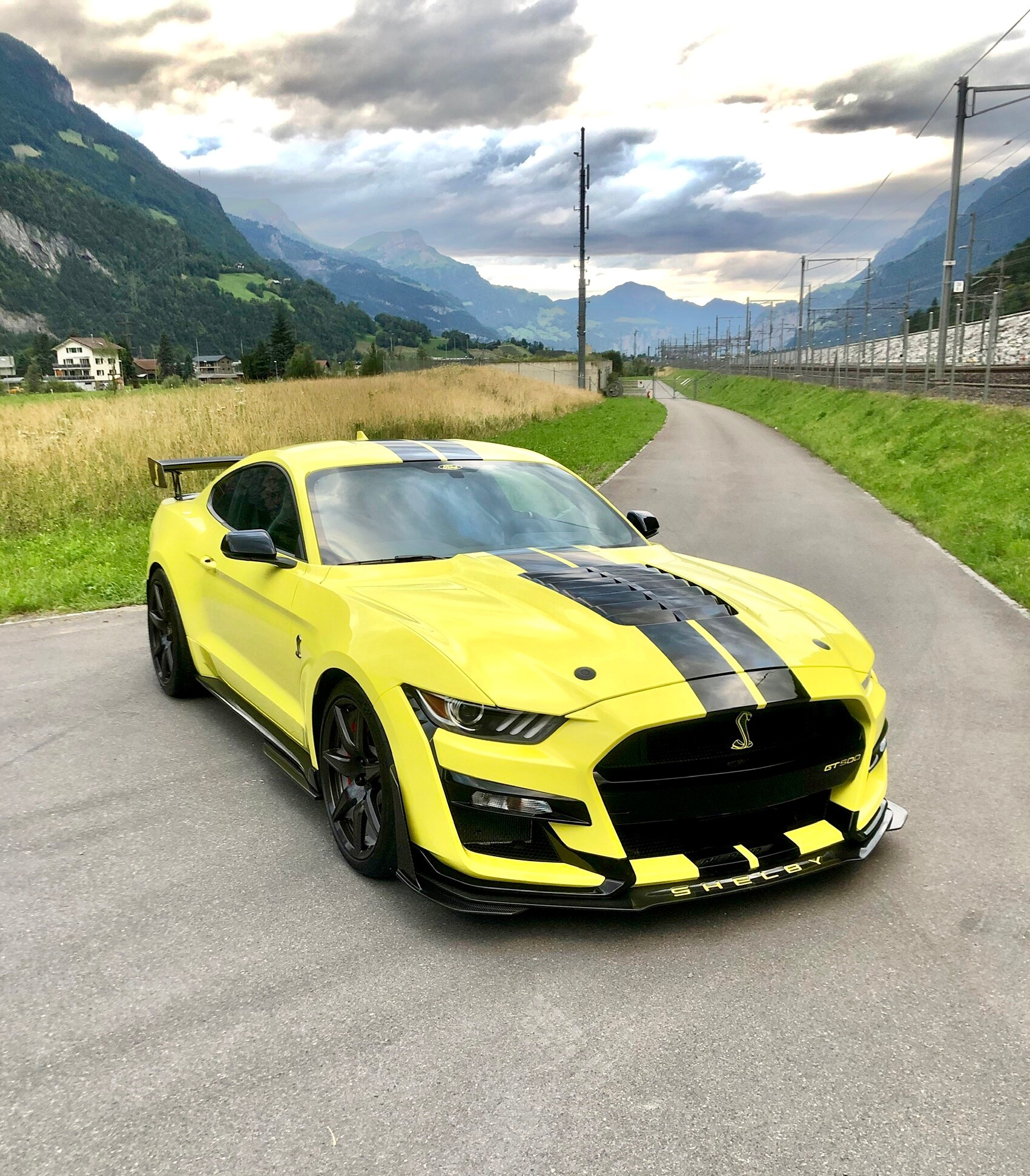 FORD Shelby GT500 / 1-malige Gelegenheit / Rundum Carbon / Garantie / Carbon Fiber Track Paket / Technology Paket / Painted Stri