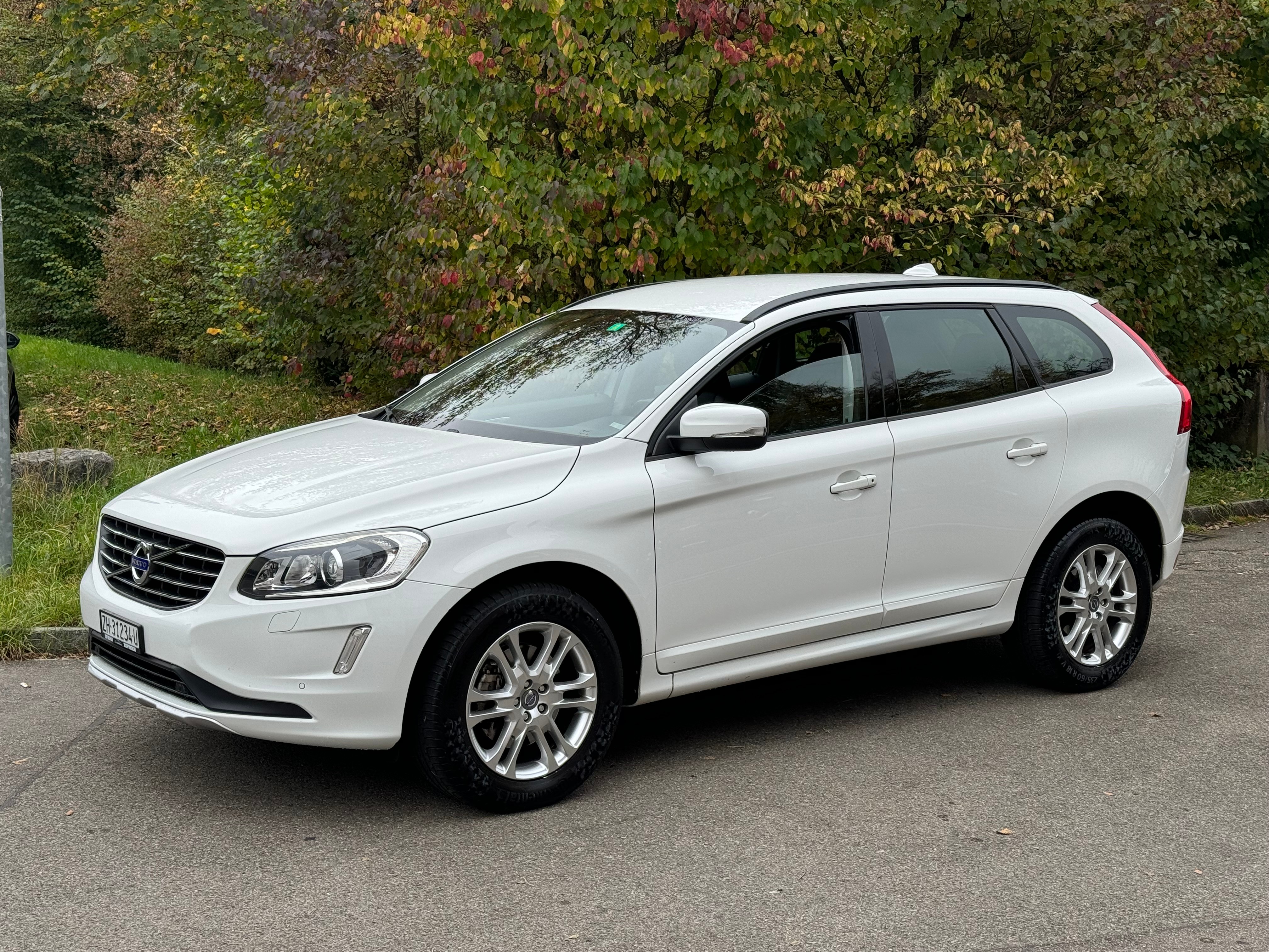 VOLVO XC60 D4 AWD Momentum Geartronic