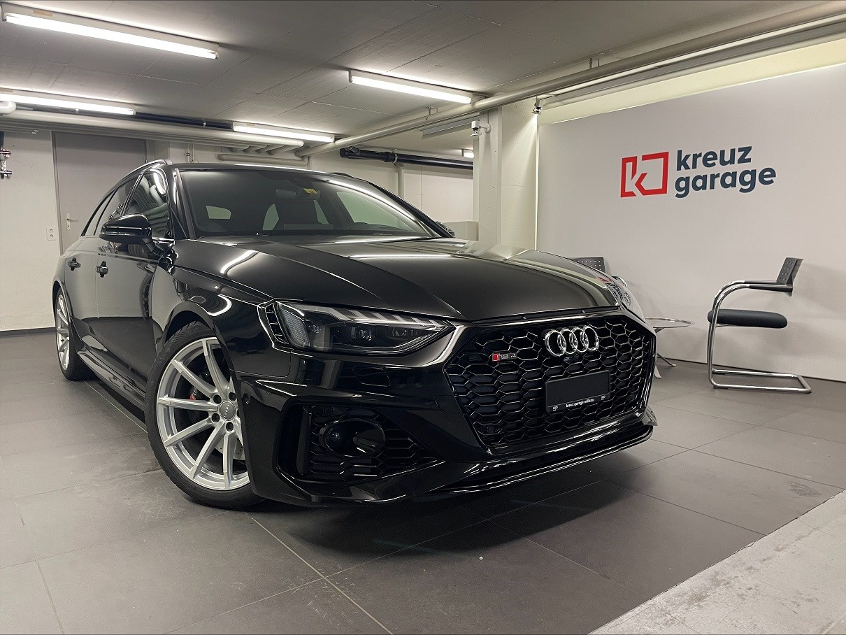 AUDI RS4 Avant quattro tiptronic