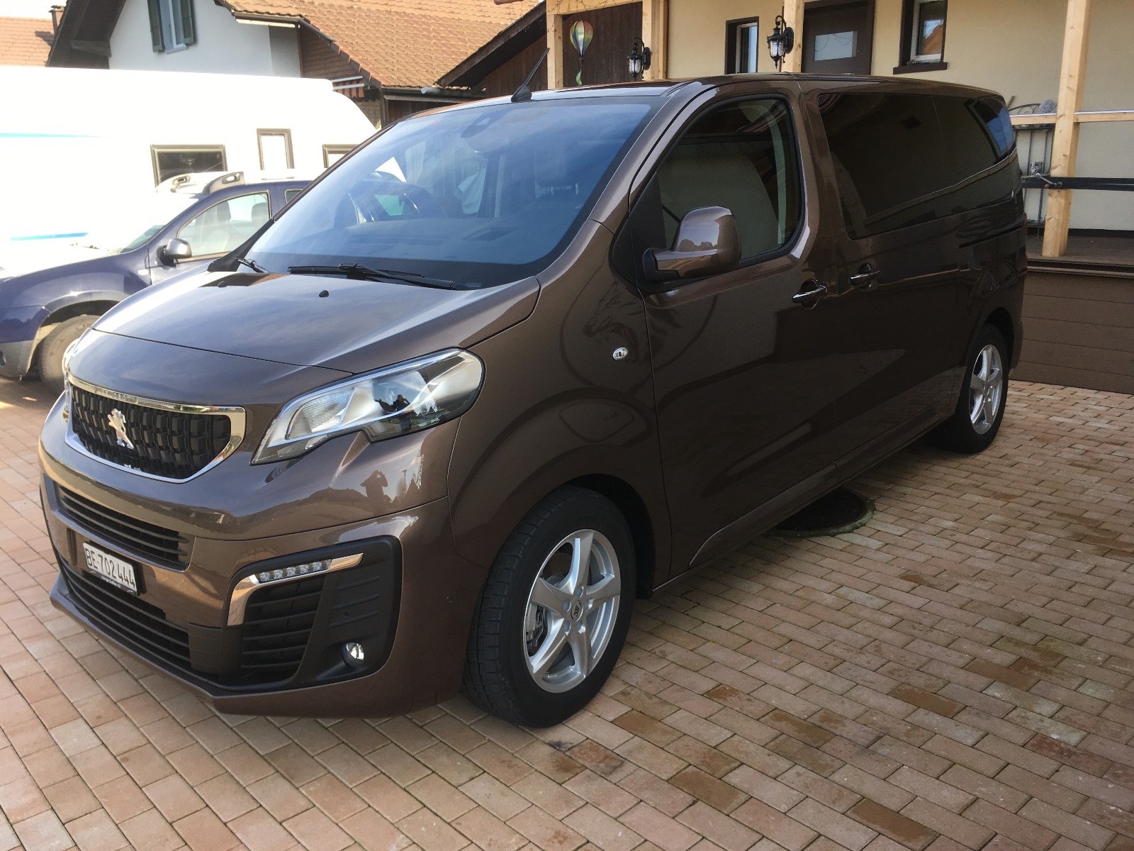 PEUGEOT Traveller 2.0 BlueHDi Business Standard EAT8