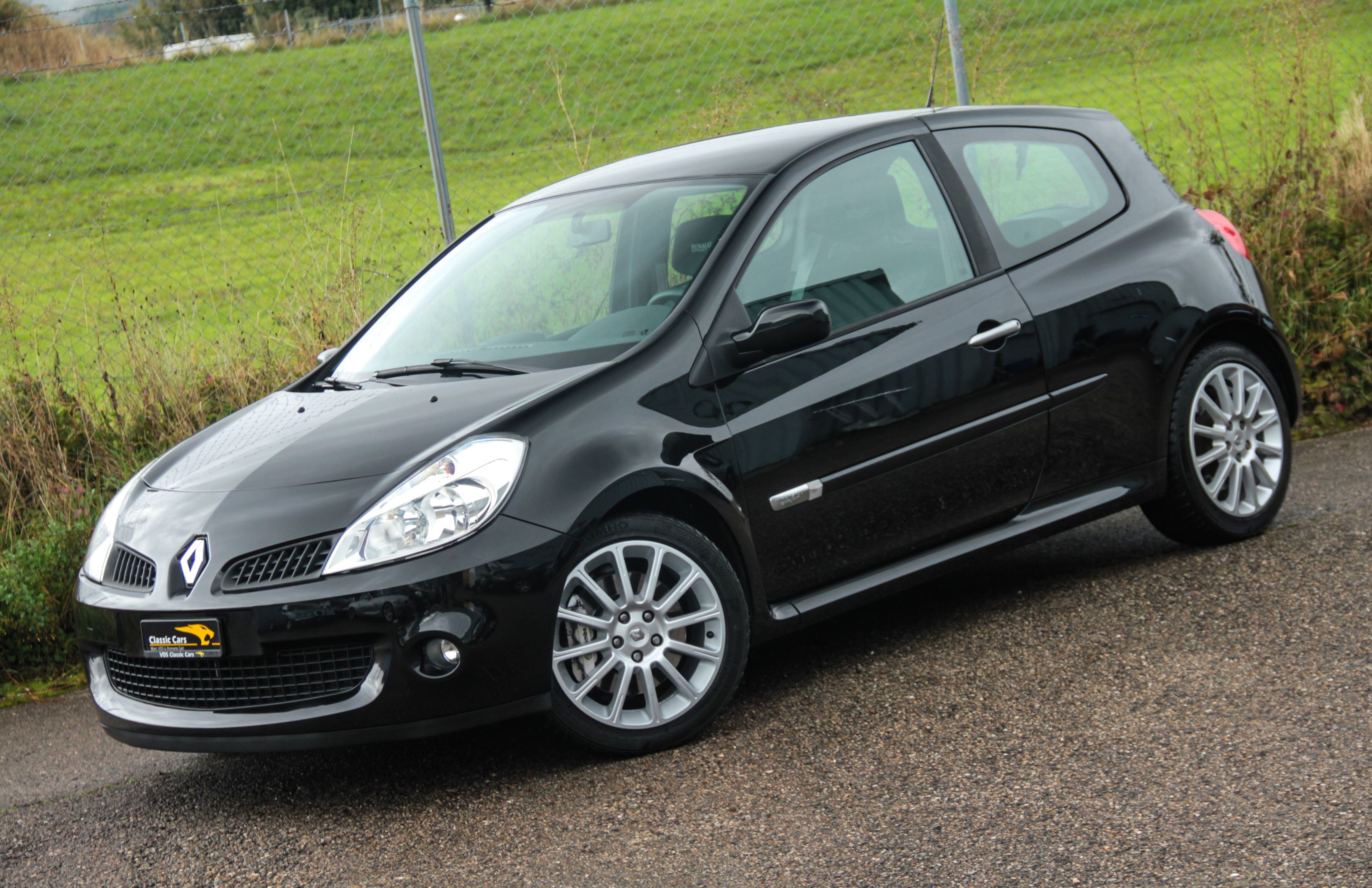 RENAULT Clio 2.0 16V Sport