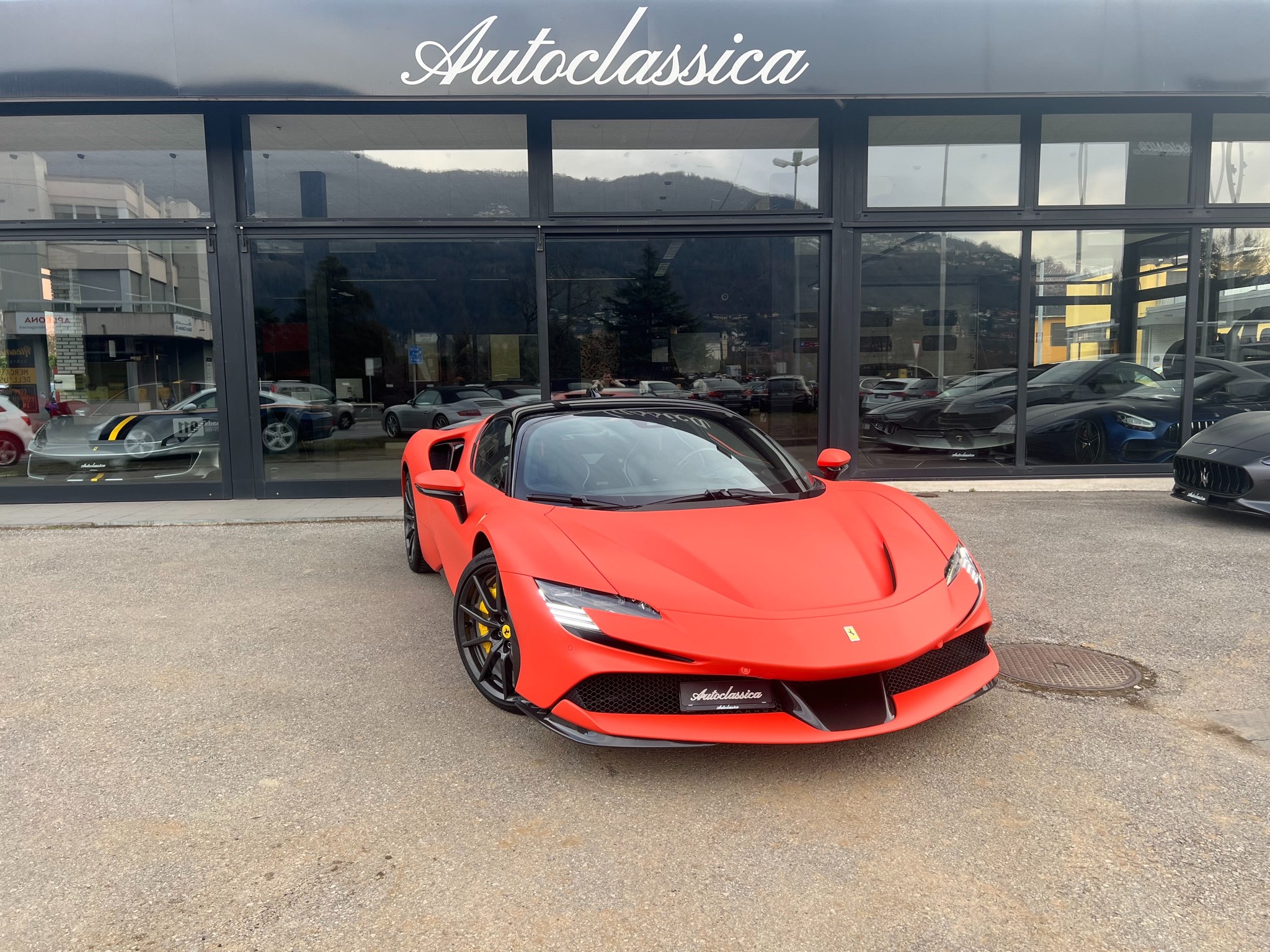 FERRARI SF90 Stradale