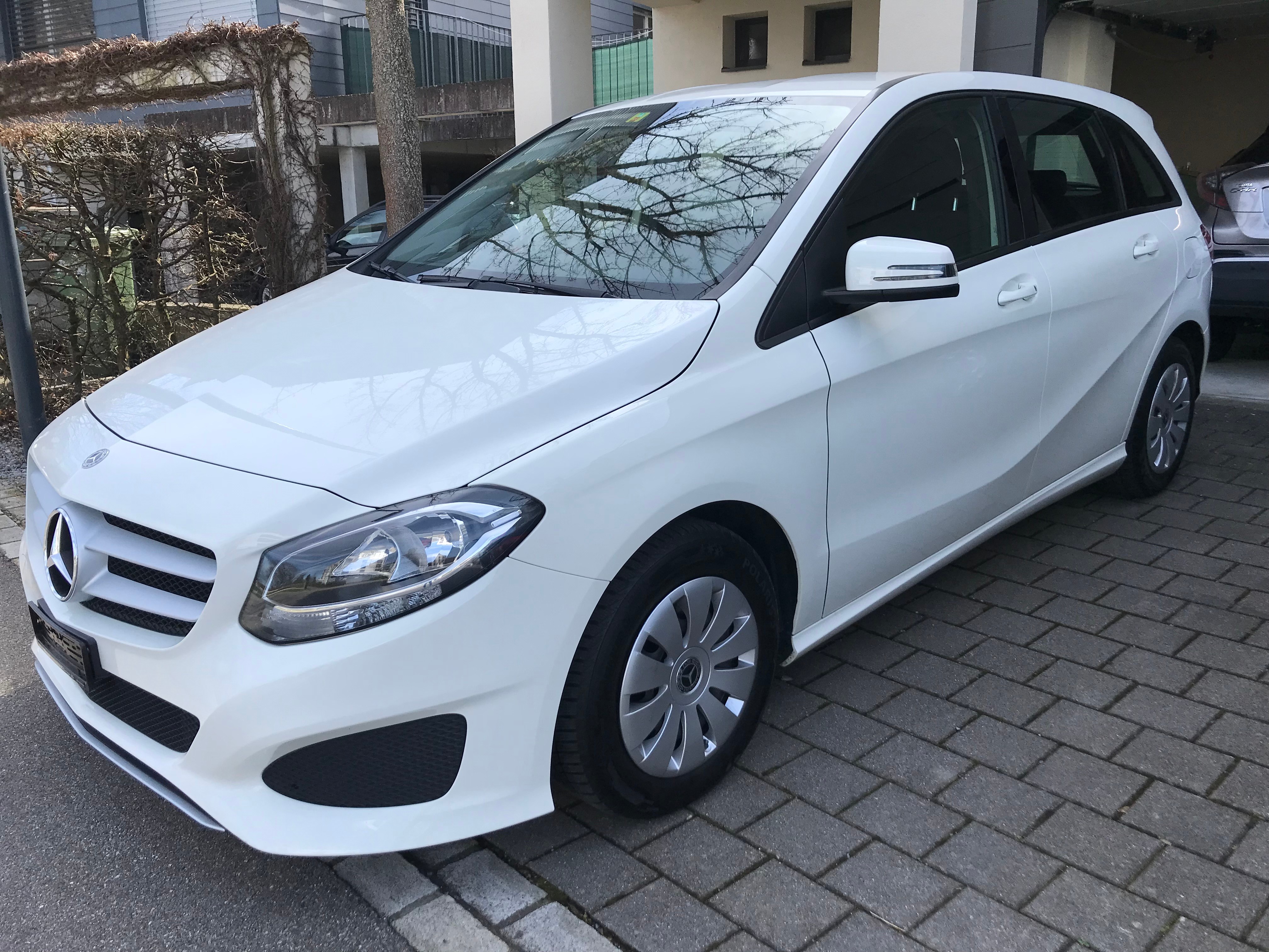 MERCEDES-BENZ B 180 7G-DCT