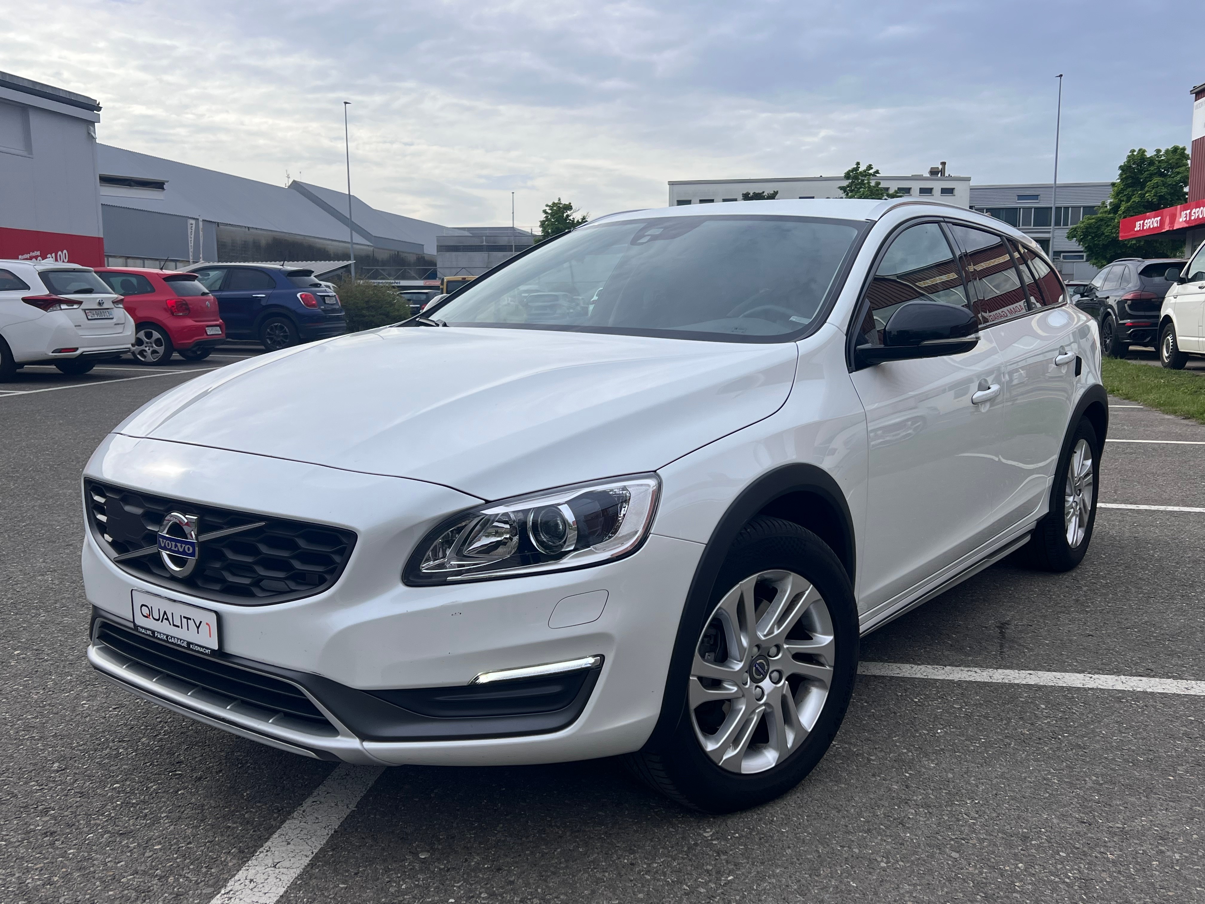 VOLVO V60 Cross Country D4 AWD Momentum Geartronic