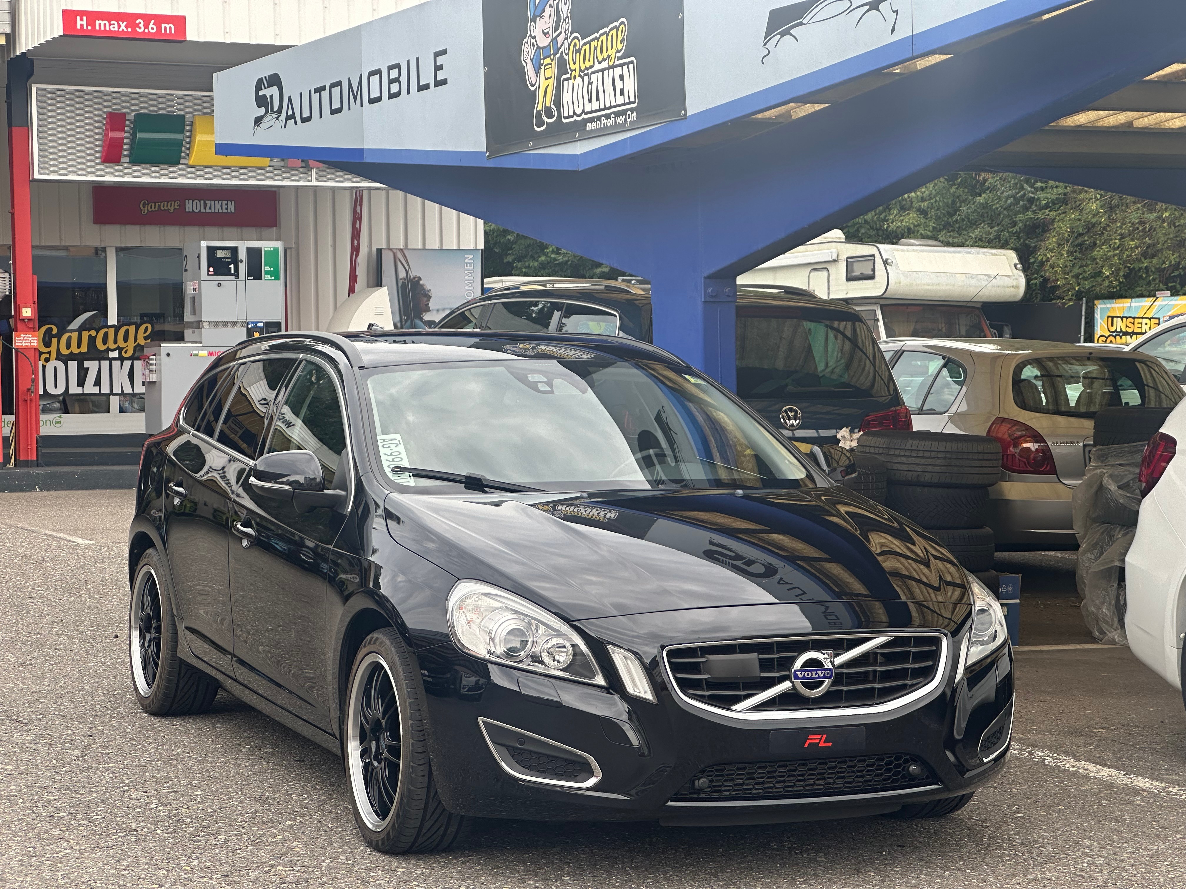 VOLVO V60 D3 Momentum Geartronic