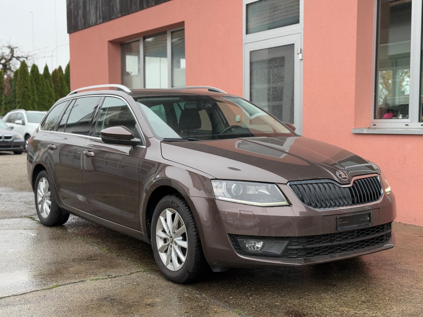 SKODA Octavia Combi 1.6 TDI Elegance DSG