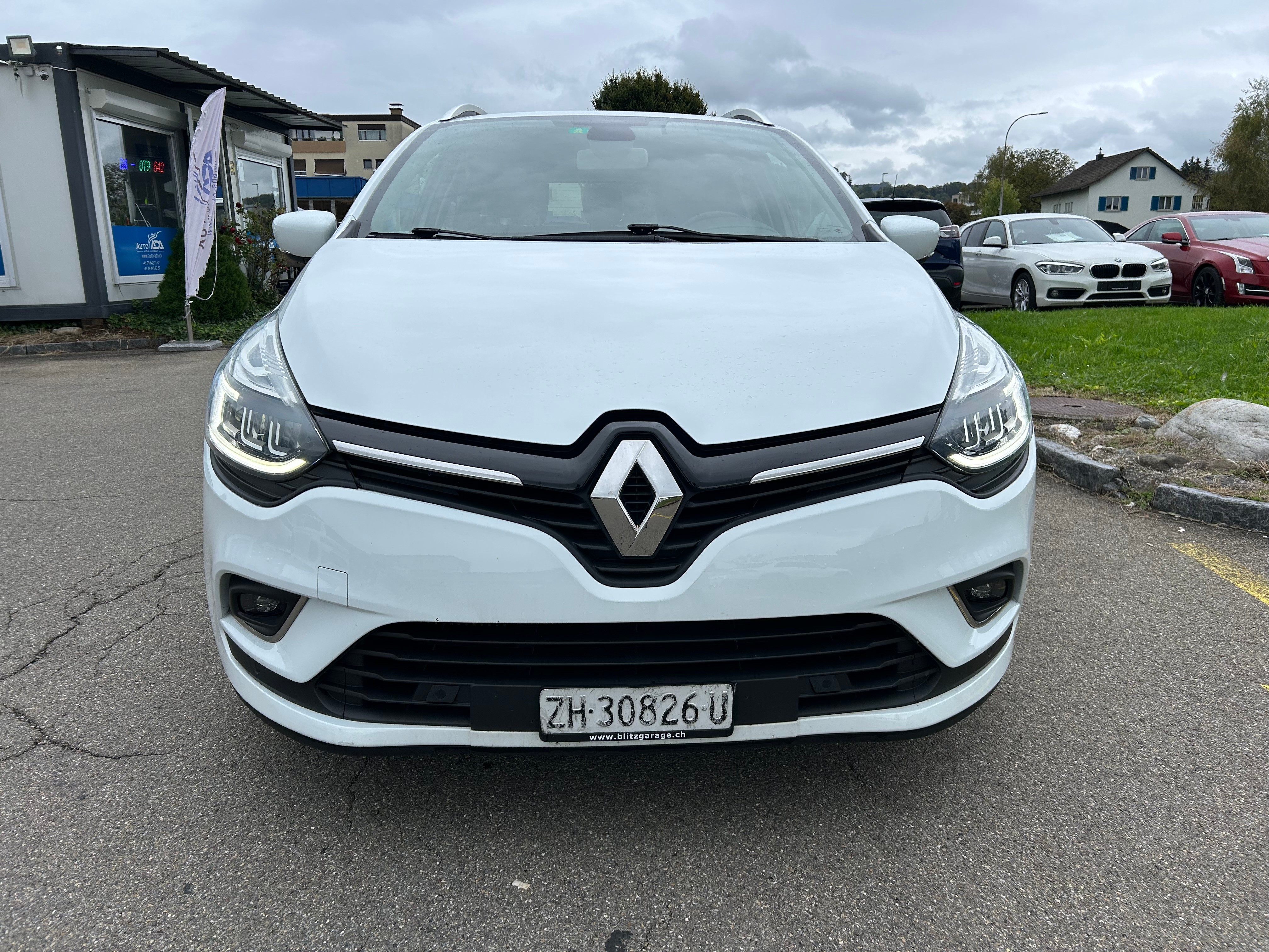 RENAULT Clio Grandtour 1.2 16V T Intens EDC