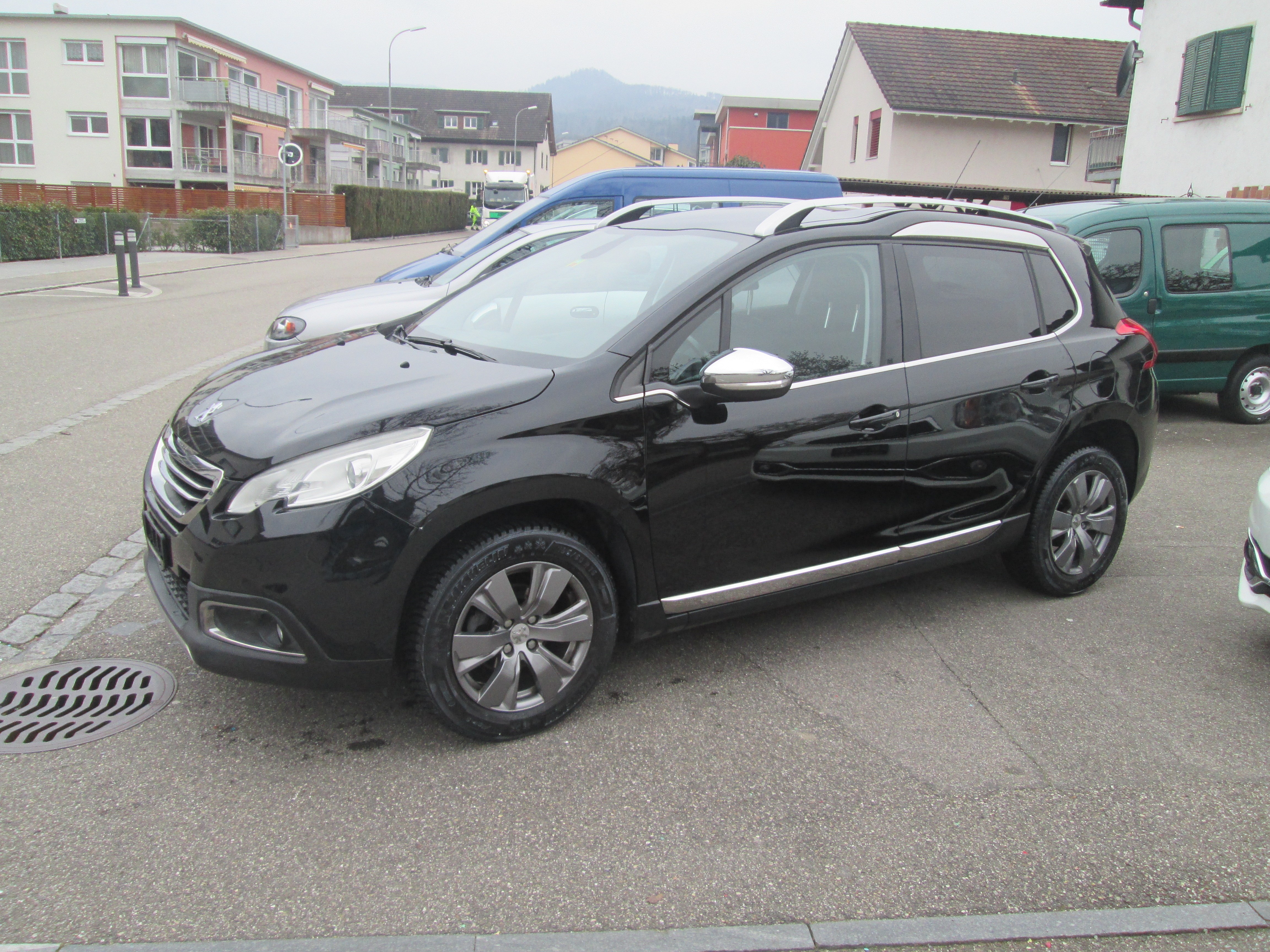 PEUGEOT 2008 1.2 VTI Allure