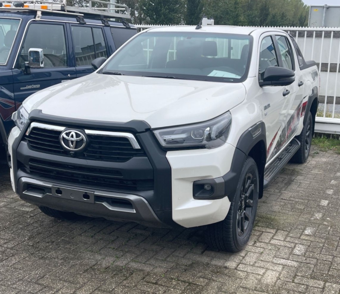 TOYOTA HILUX 4.0L BENZIN DOPPELKABINE 4WD