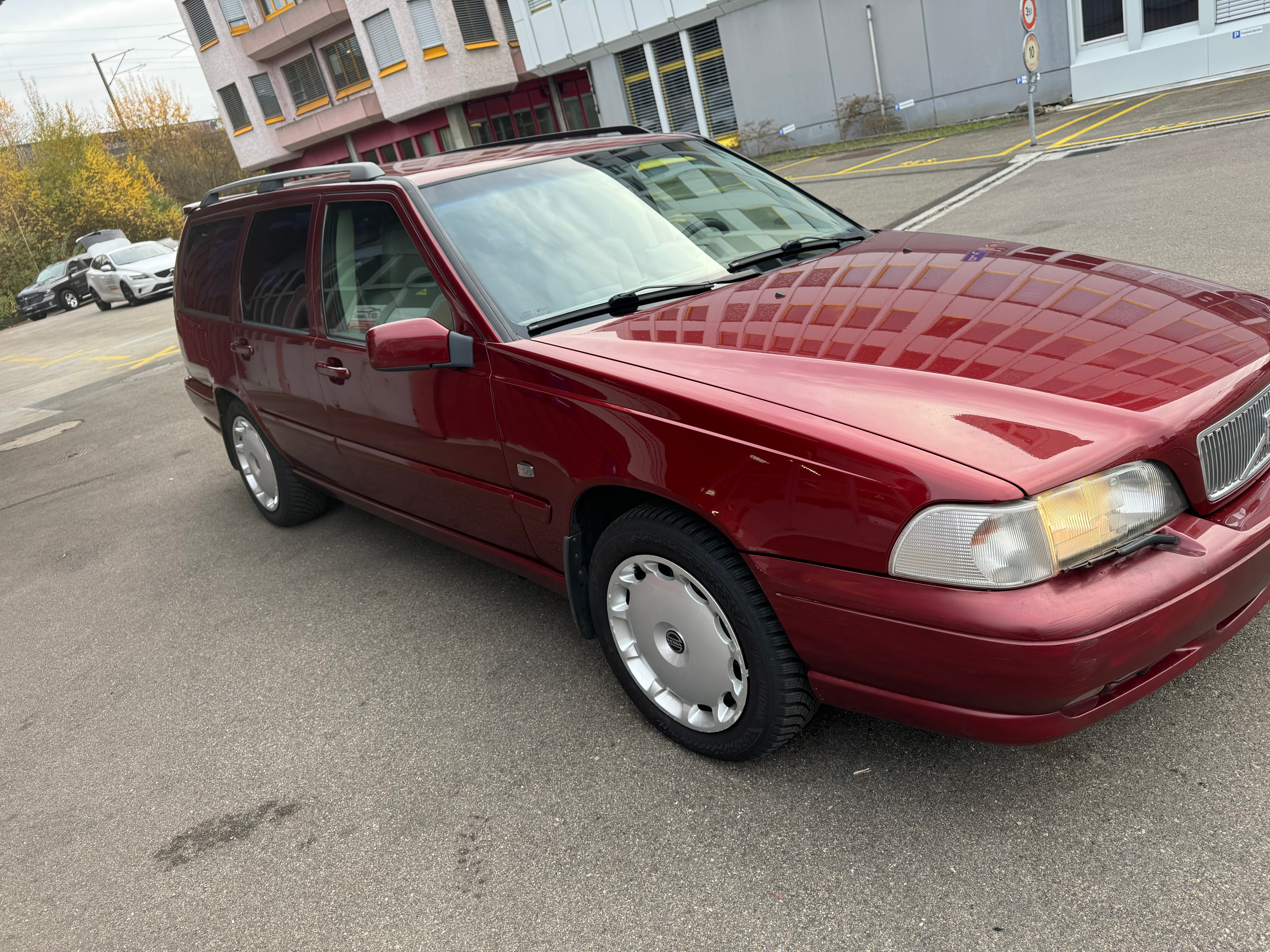 VOLVO V70 2.4 T AWD