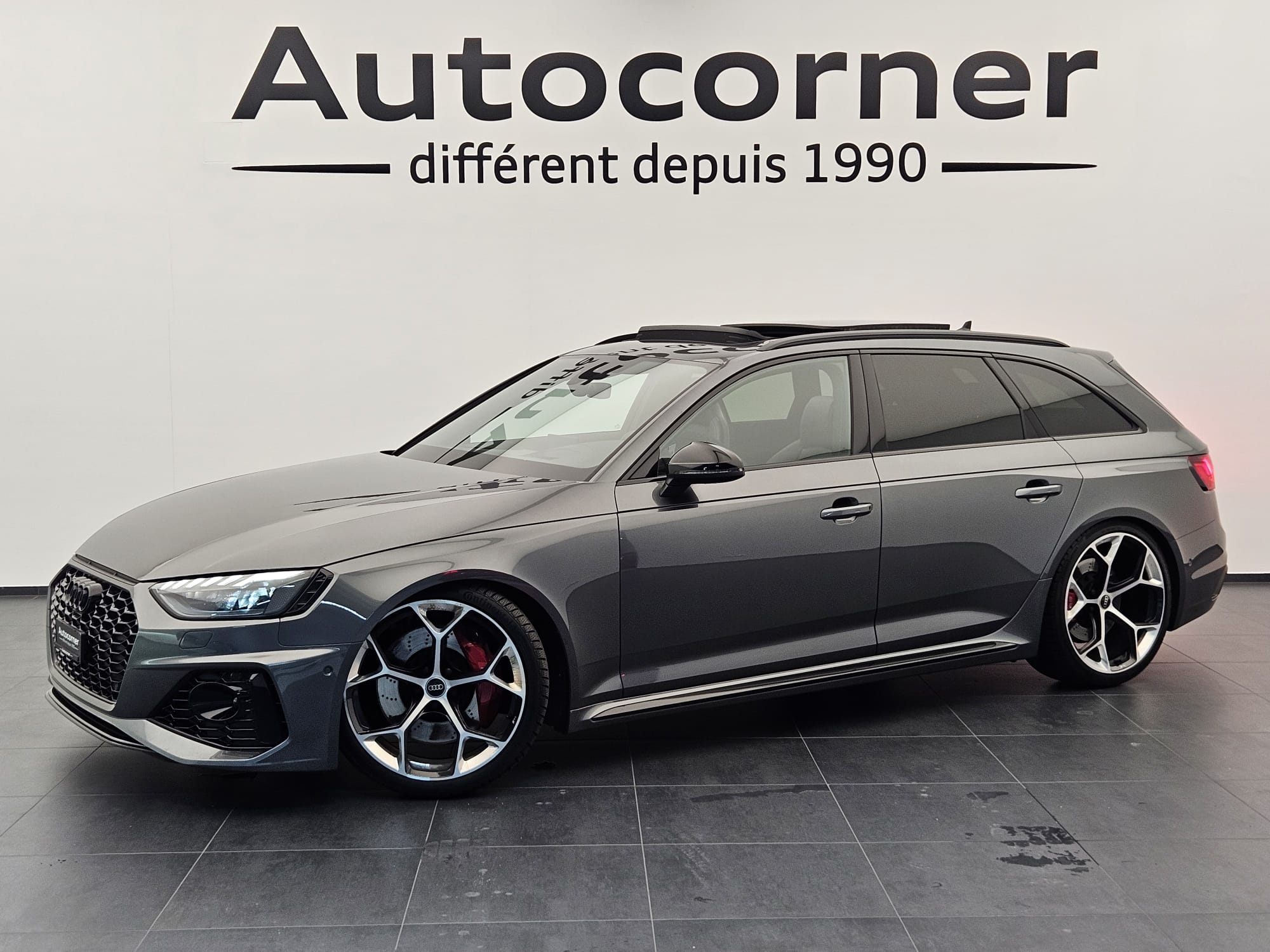 AUDI RS4 Avant quattro tiptronic