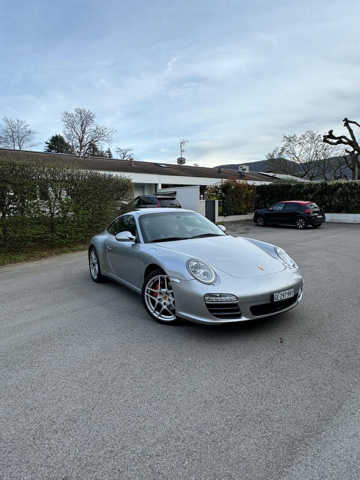 PORSCHE 911 Carrera 4S PDK