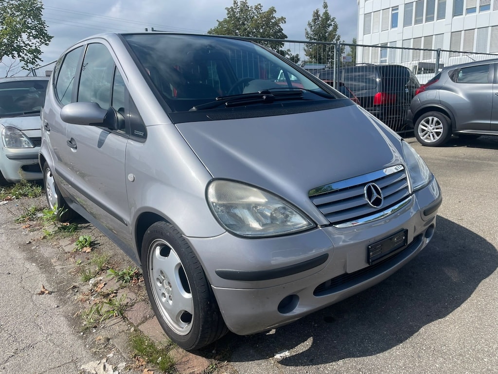 MERCEDES-BENZ A 190 Elégance