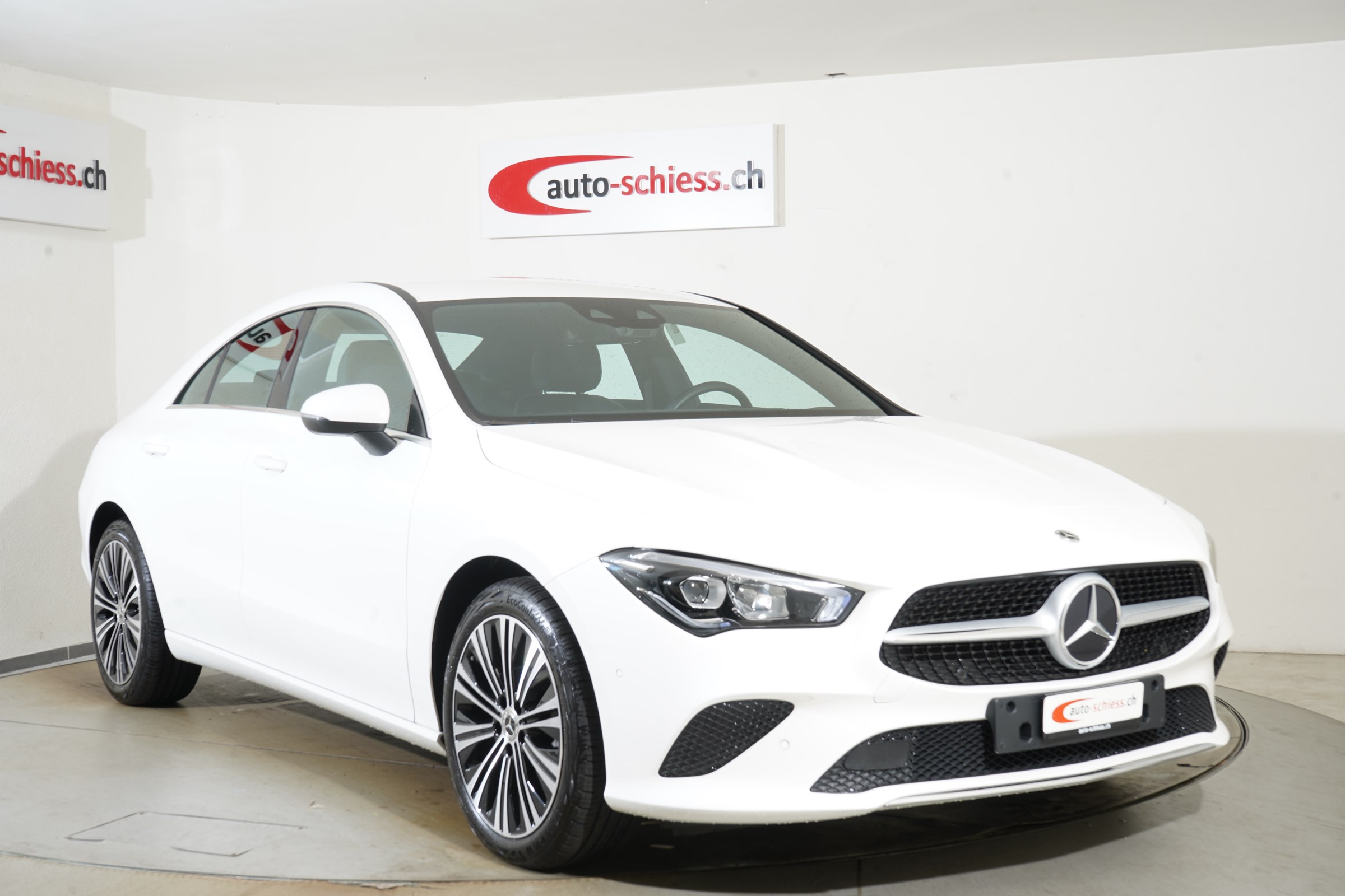 MERCEDES-BENZ CLA 200 Progressive 7G-DCT